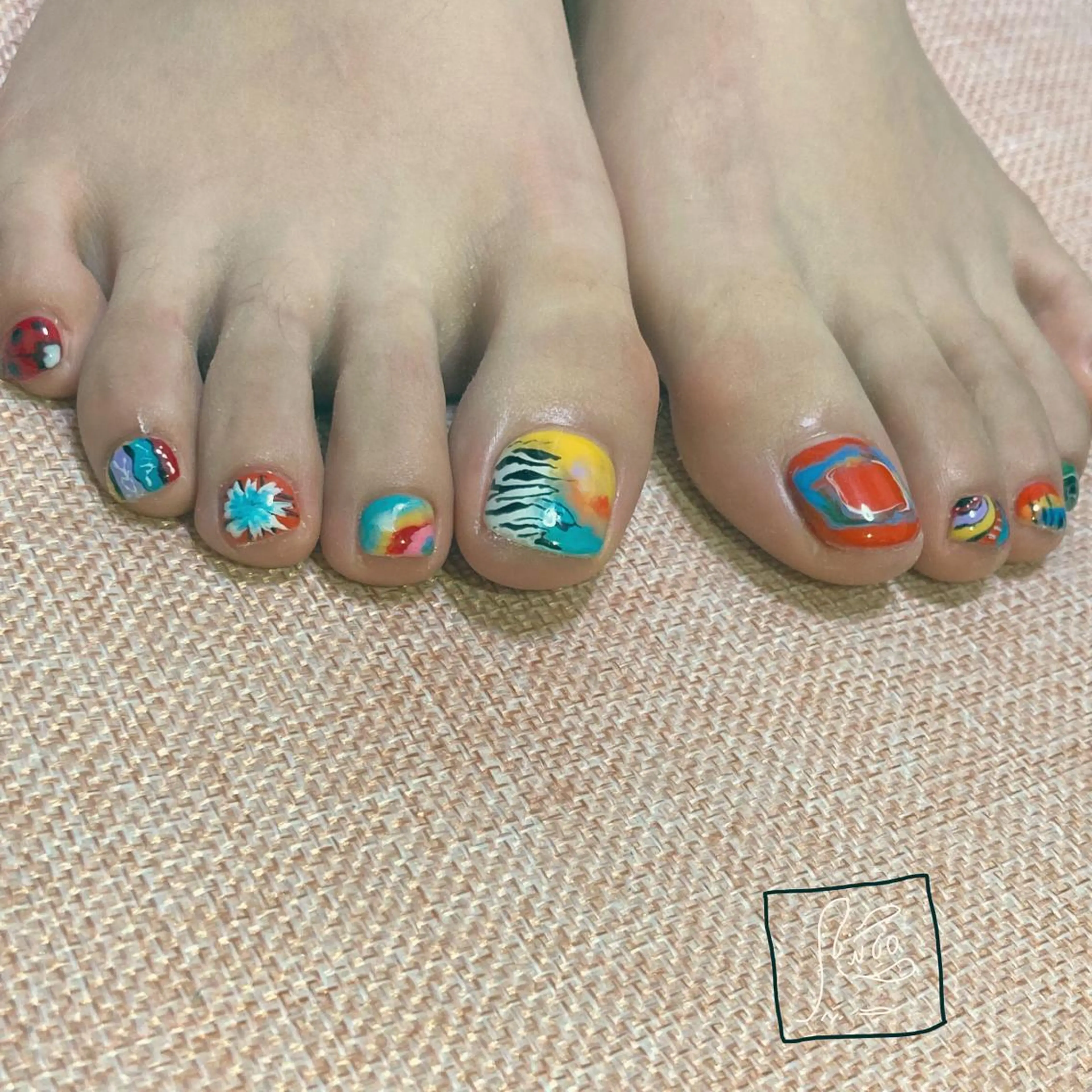 フット(初回オフ無料) ニュアンスネイル　アート放題の写真