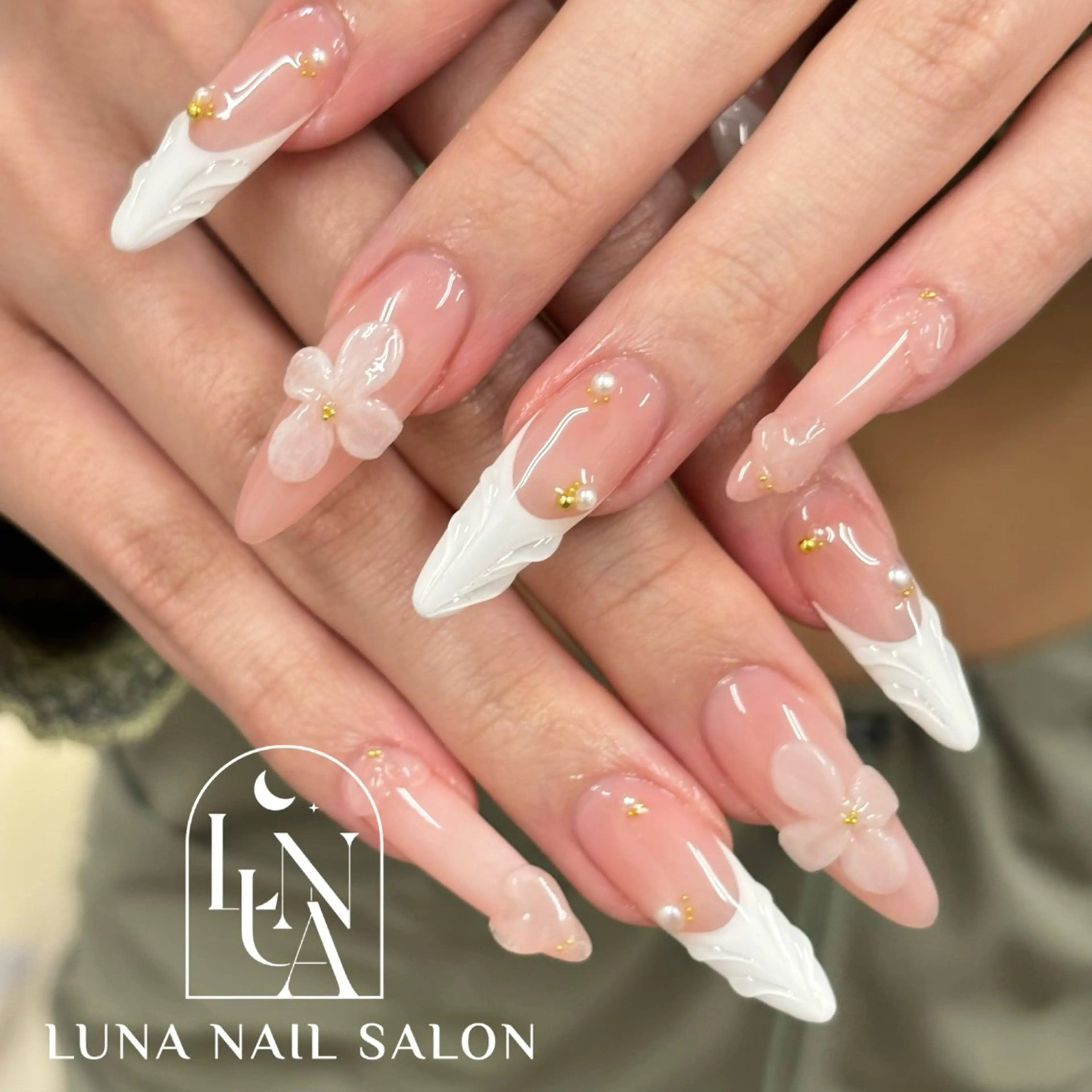 ネイル アートネイル フレンチネイル ジェルネイル ガラスフレンチ 韓国ネイル ハンドネイル ハンドケア LUNA Nail salon💕のネイルデザイン