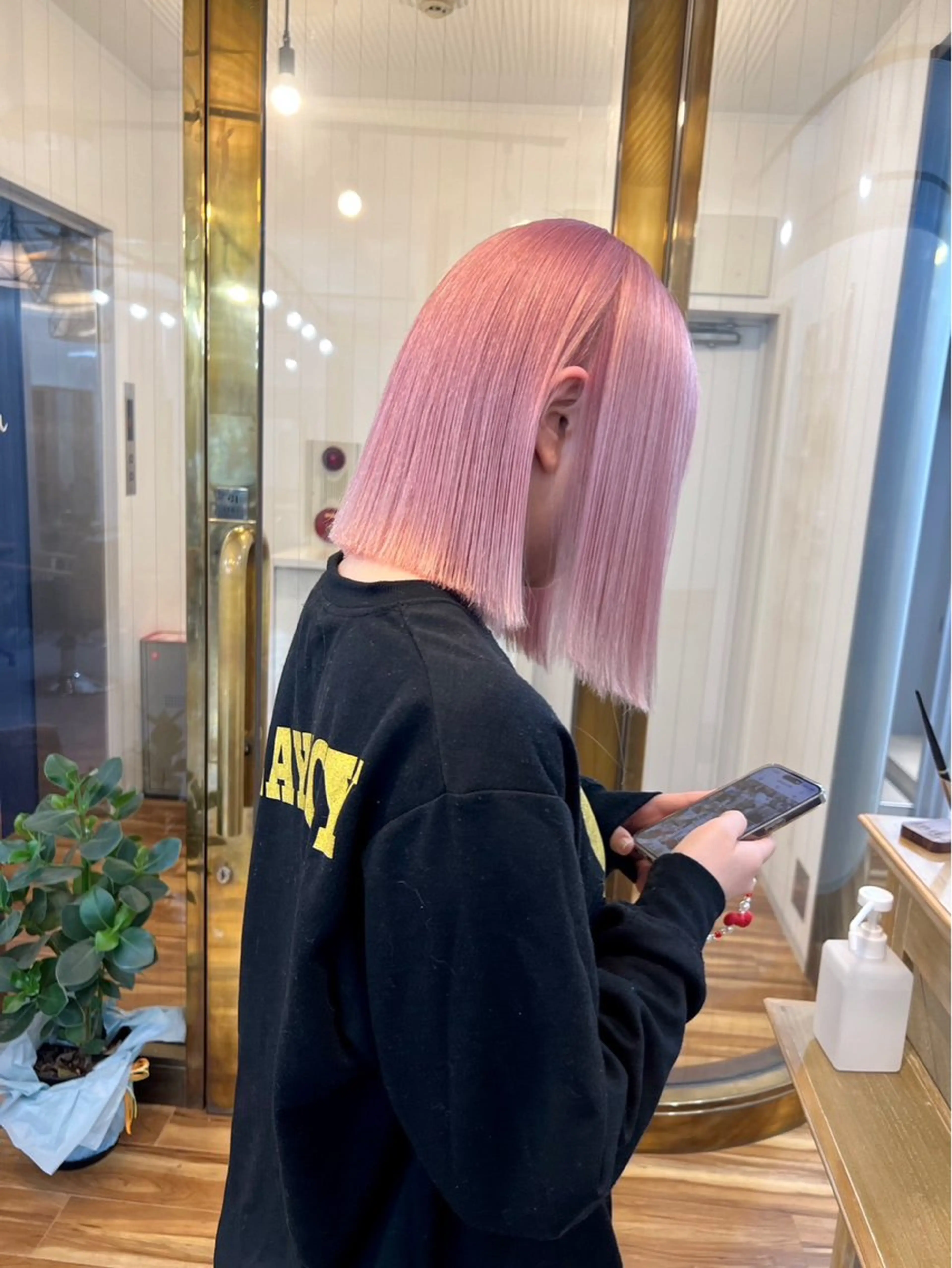 カラー yuu /N° 大分中央町店のヘアスタイル