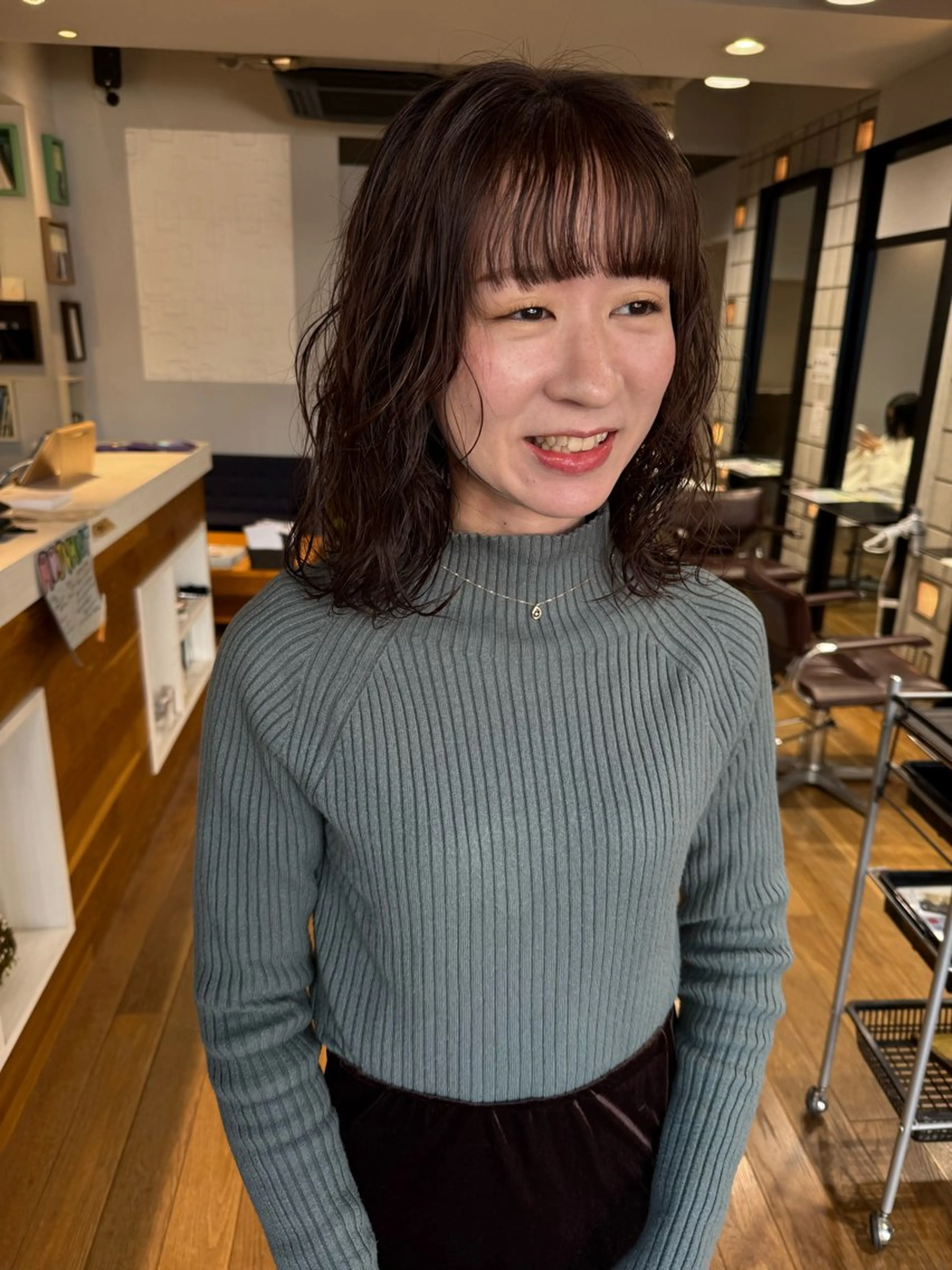 セミロング セミロングパーマ カット パーマ トリートメント 松本  夏海のヘアスタイル