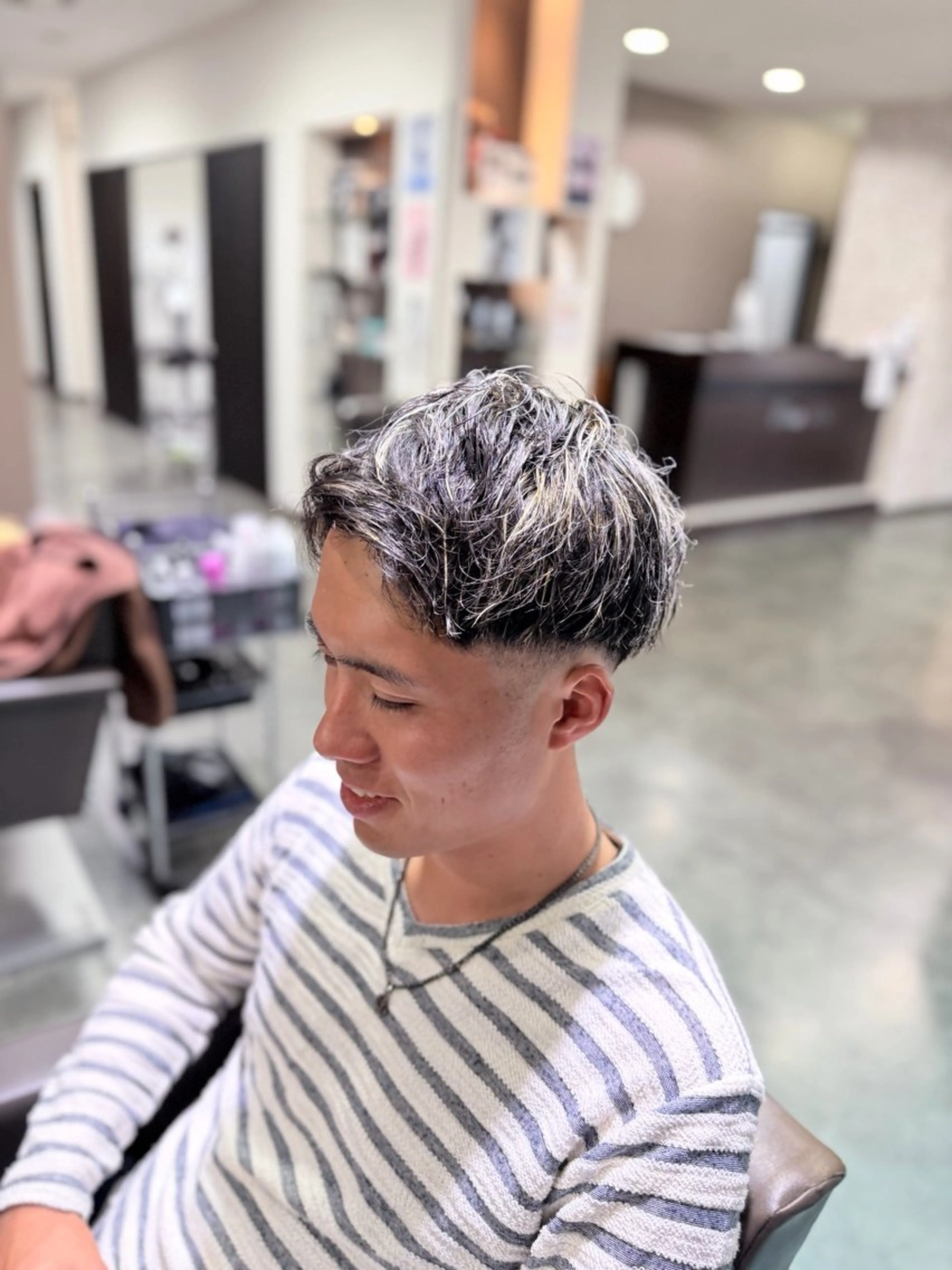 ショート カラー 庄村 隆志のヘアスタイル