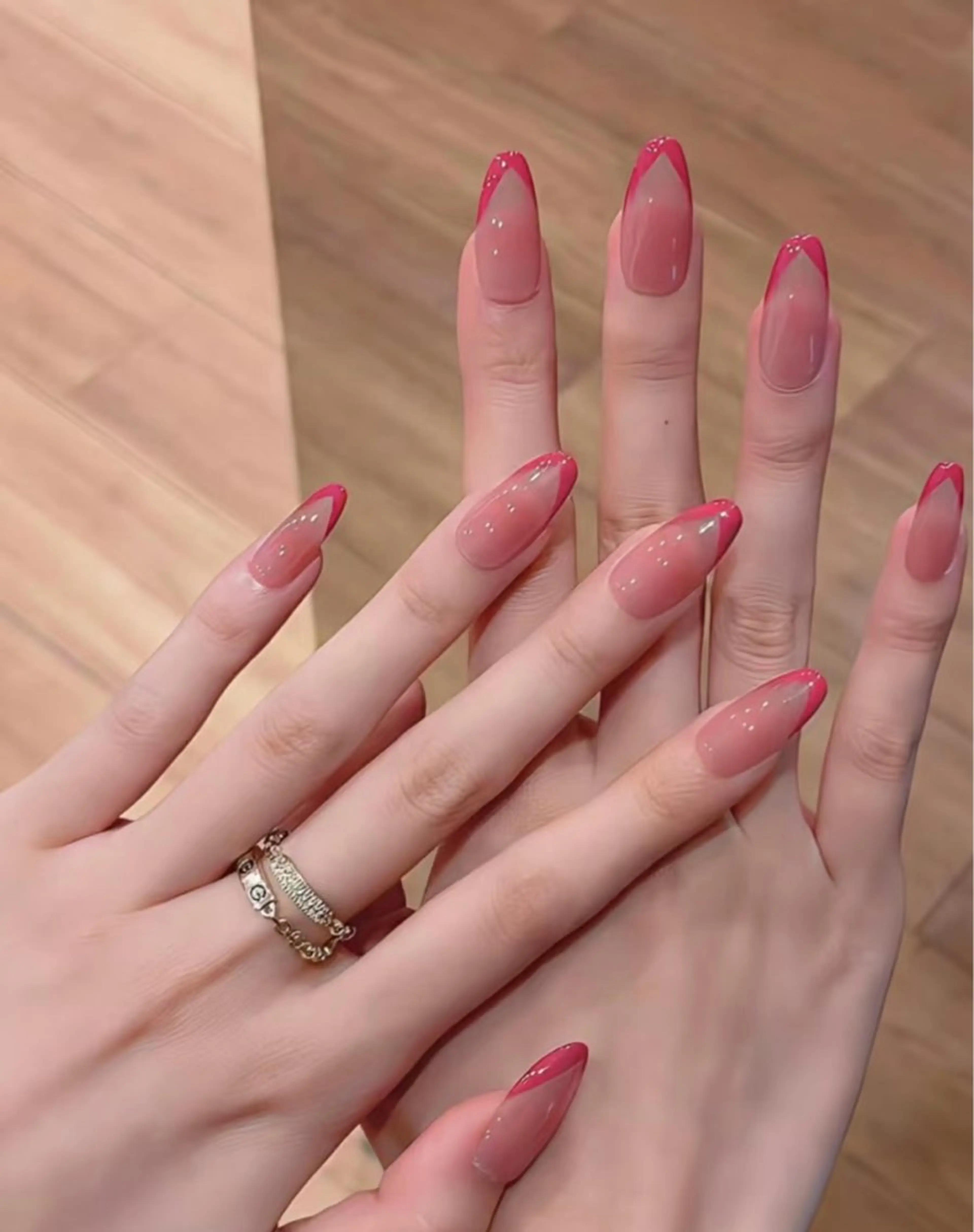 ネイル 高木 維麗絲のネイルデザイン