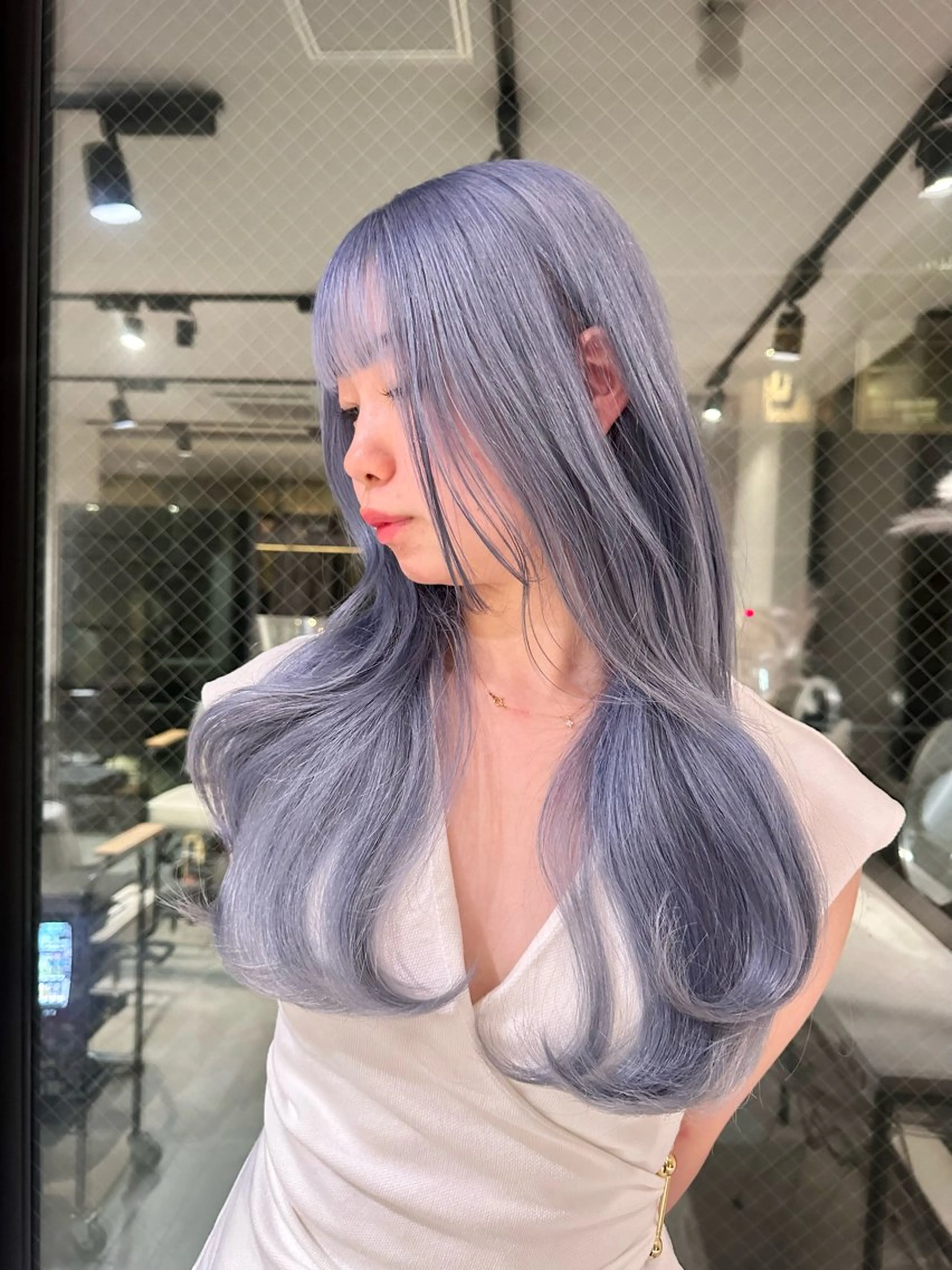 カラー ブリーチ ブルーカラー ハイトーンカラー ヘアカラー YUI デザインカラーのヘアスタイル