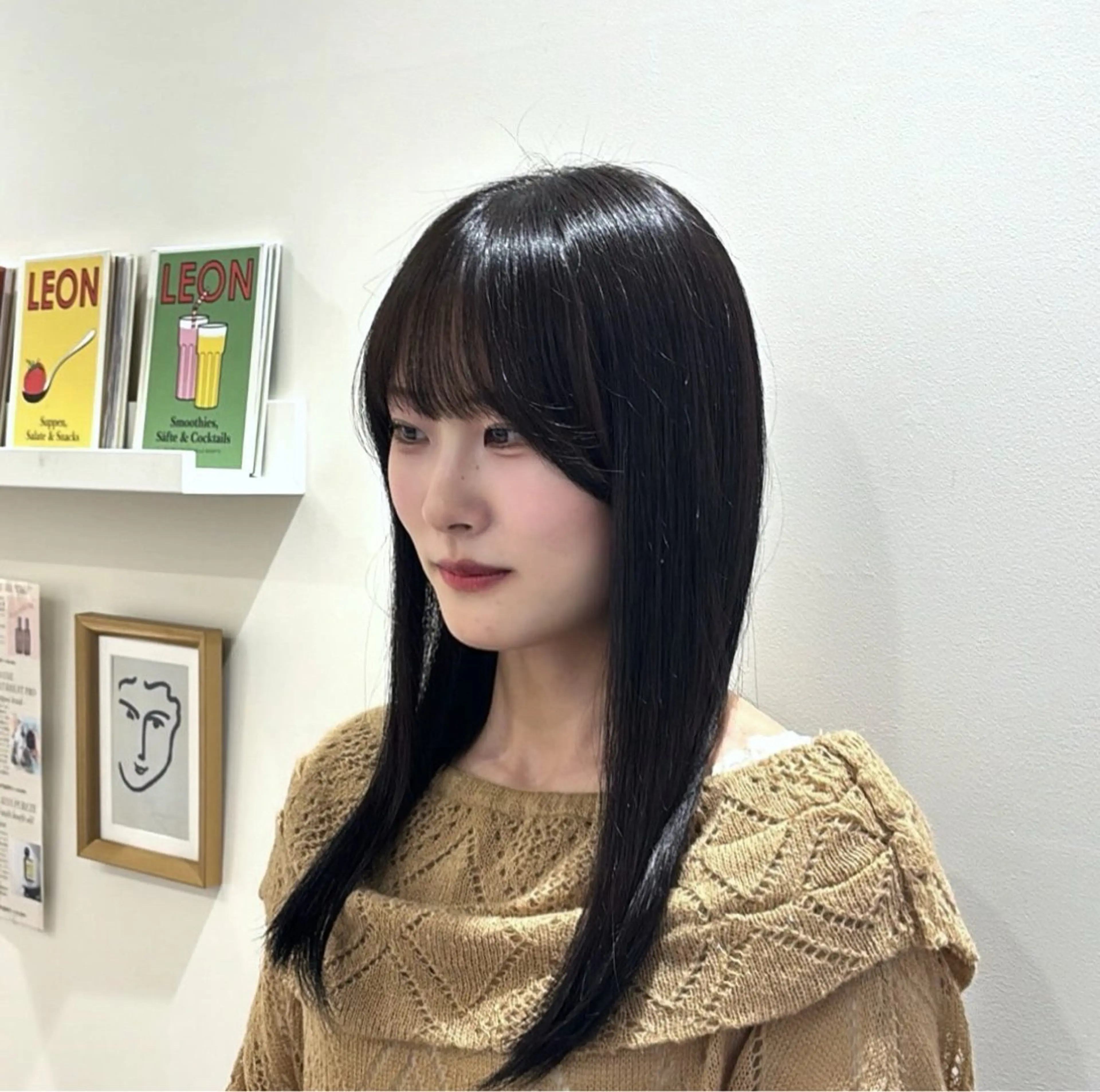 ロング カラー ダークグレー ダークグレージュ グレージュ 家村 瑠依のヘアスタイル