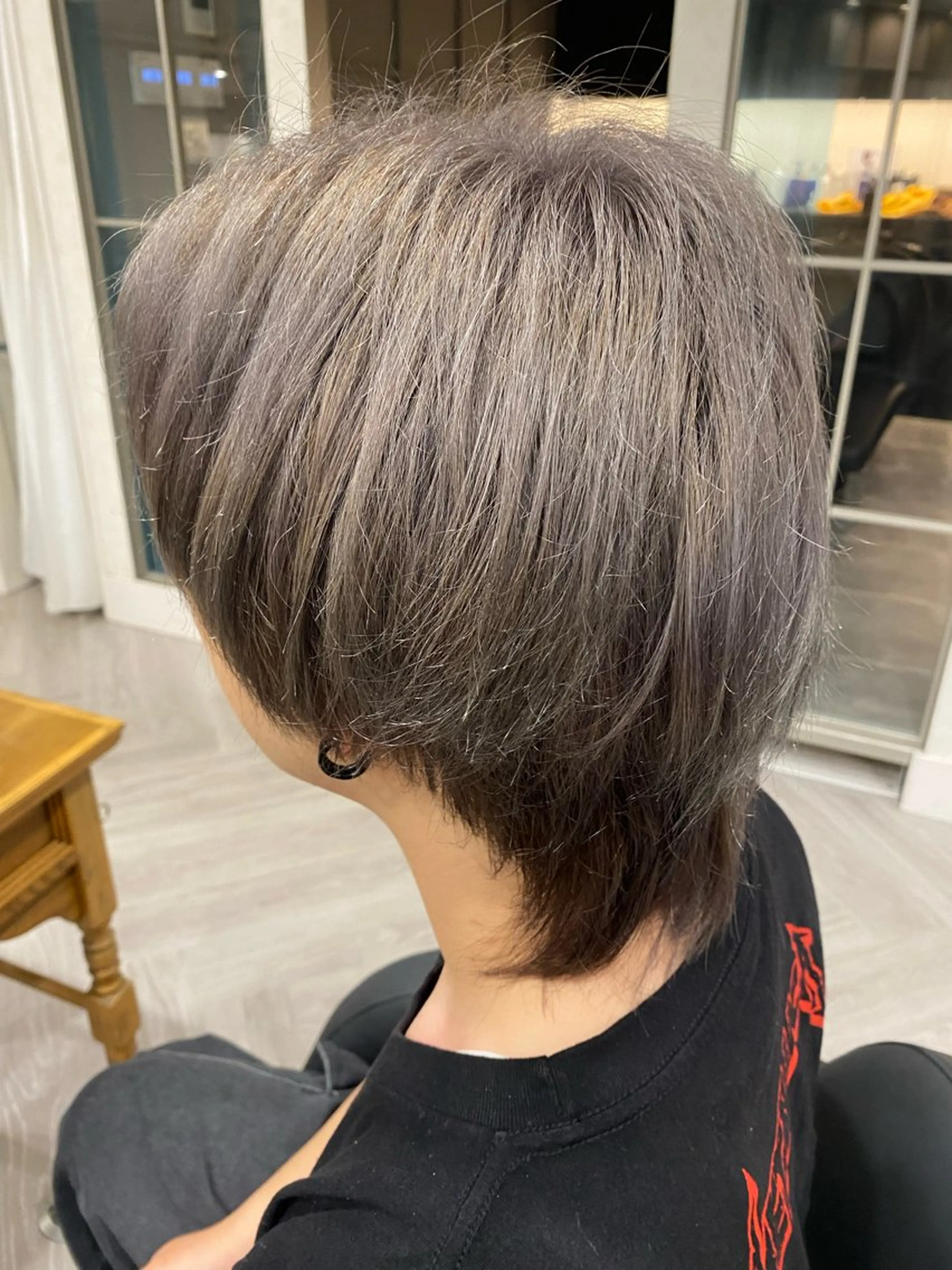 カラー デザインカラー シルバー ヘアカラー 浅野 有輝のヘアスタイル