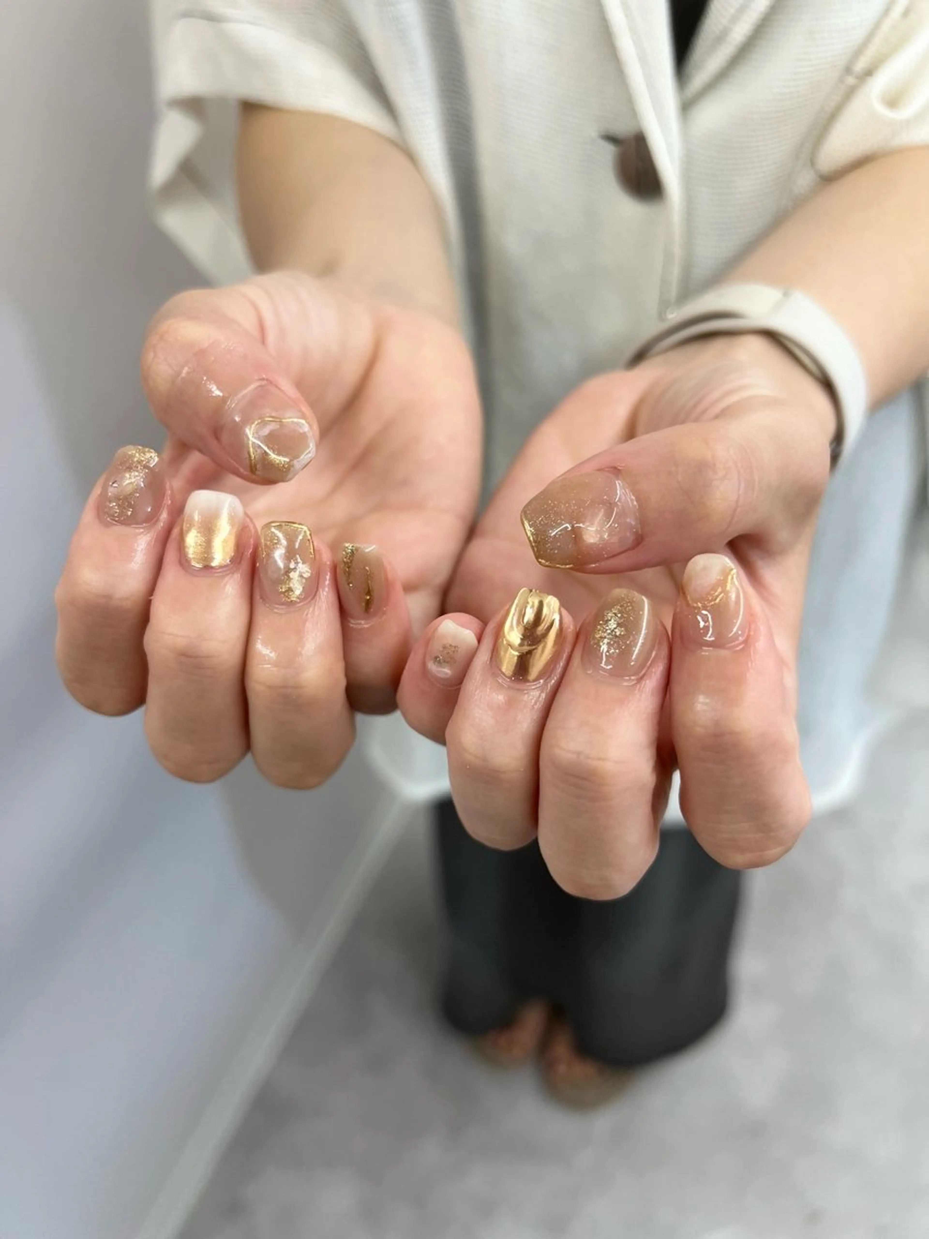 ネイル ジェルネイル ゴールド 韓国ネイル マグネットネイル ミラーネイル ハンドネイル ハンドケア Bana_ Nailのネイルデザイン