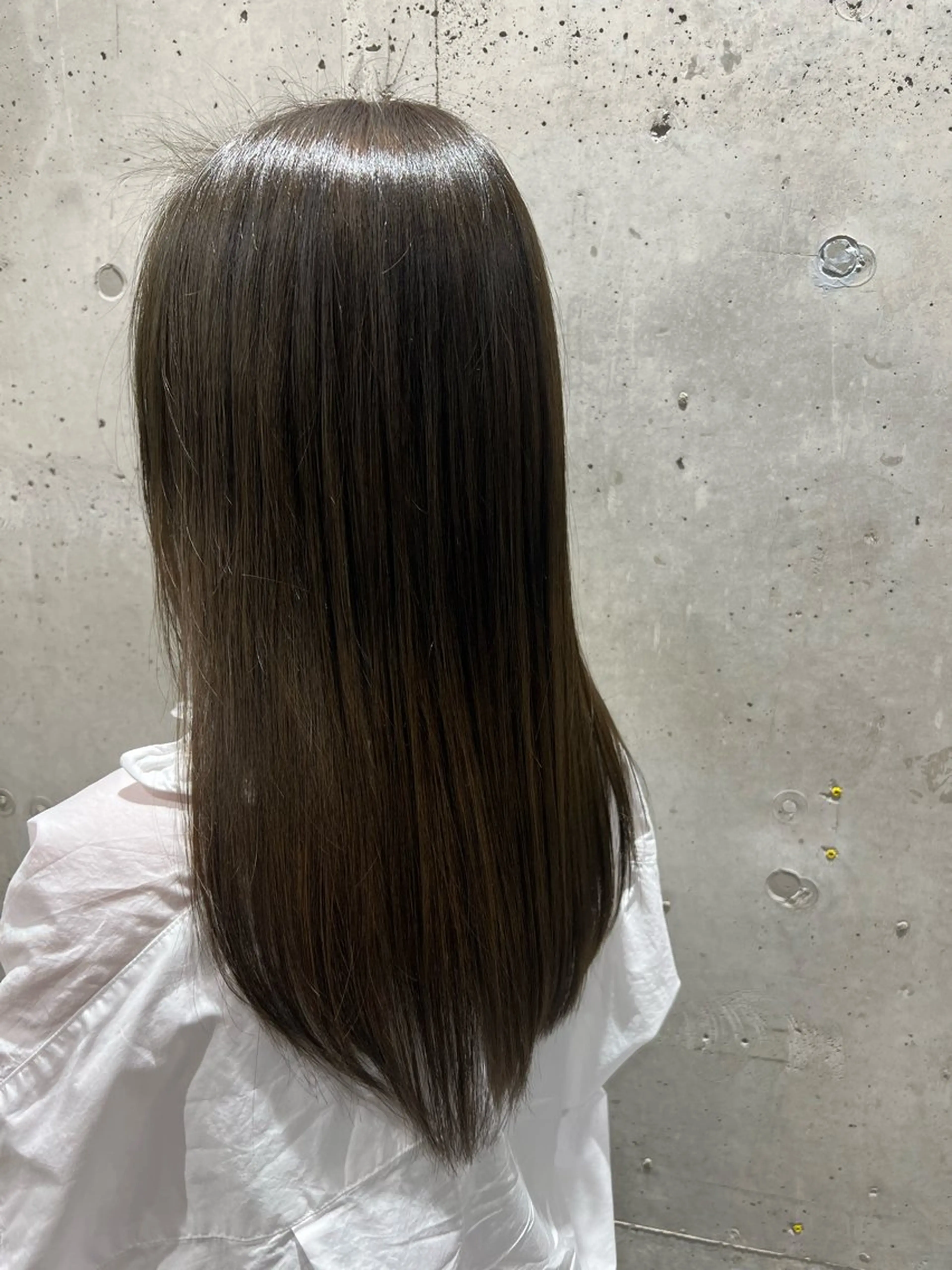 セミロング カラー 畑中 香穂のヘアスタイル