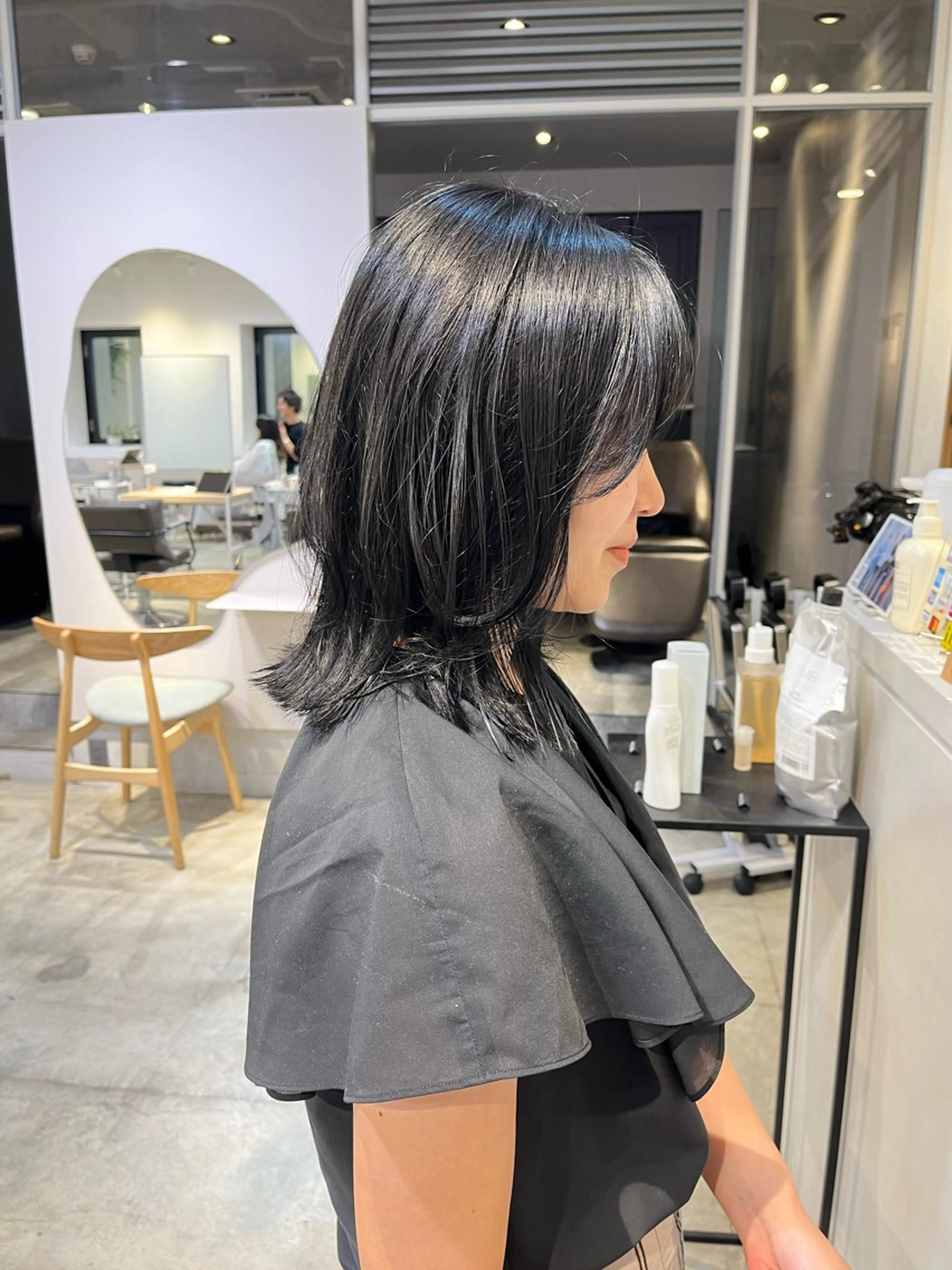 ミディアム レイヤーカット 宮城 星のヘアスタイル