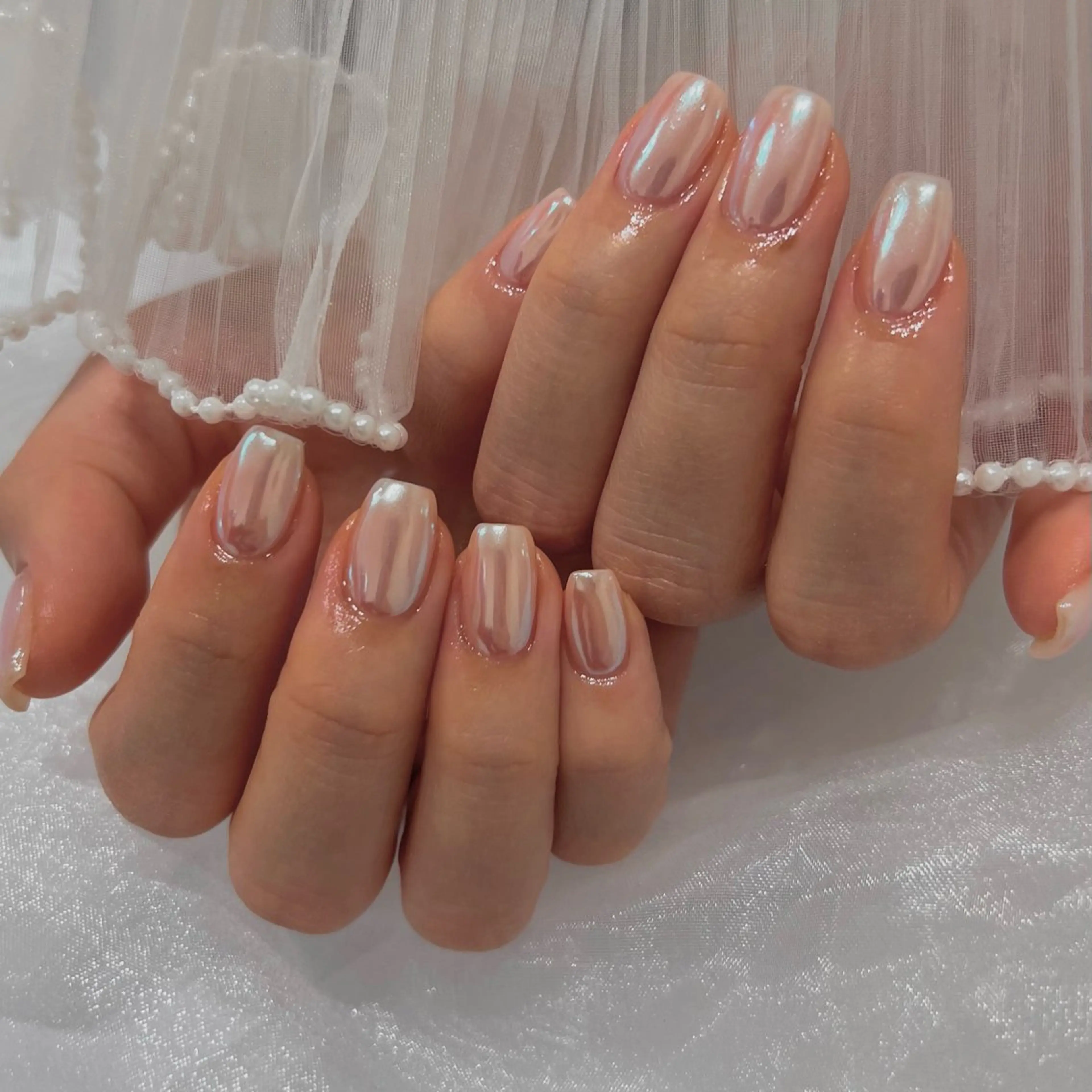 ネイル オーロラネイル ホワイト ハンドネイル ＬａＬｕｎａ🌙 Natsukiのネイルデザイン