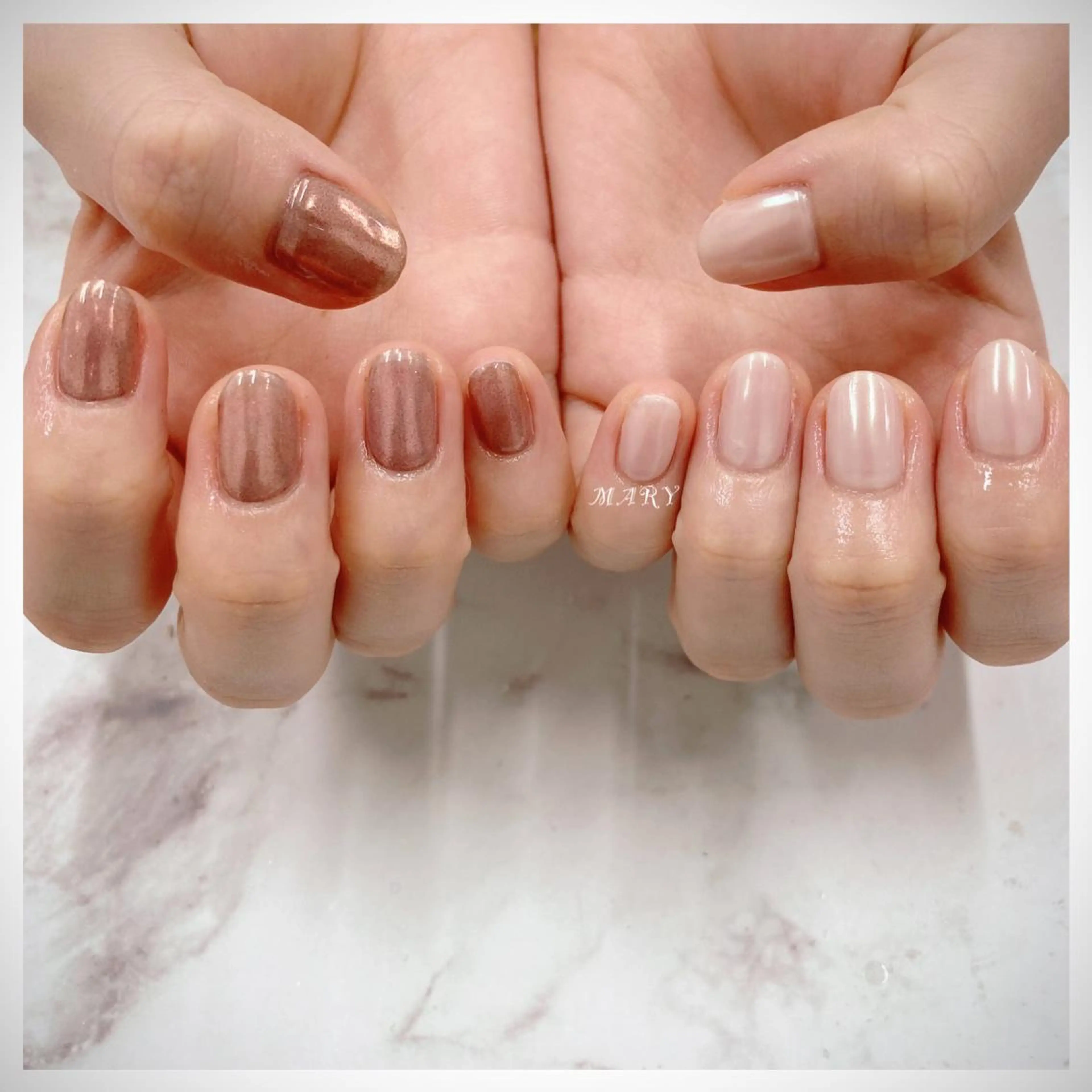 ネイル ブラウン ミラーネイル ニュアンスネイル ワンカラーネイル シンプルネイル ハンドネイル Mary nail .narumiのネイルデザイン