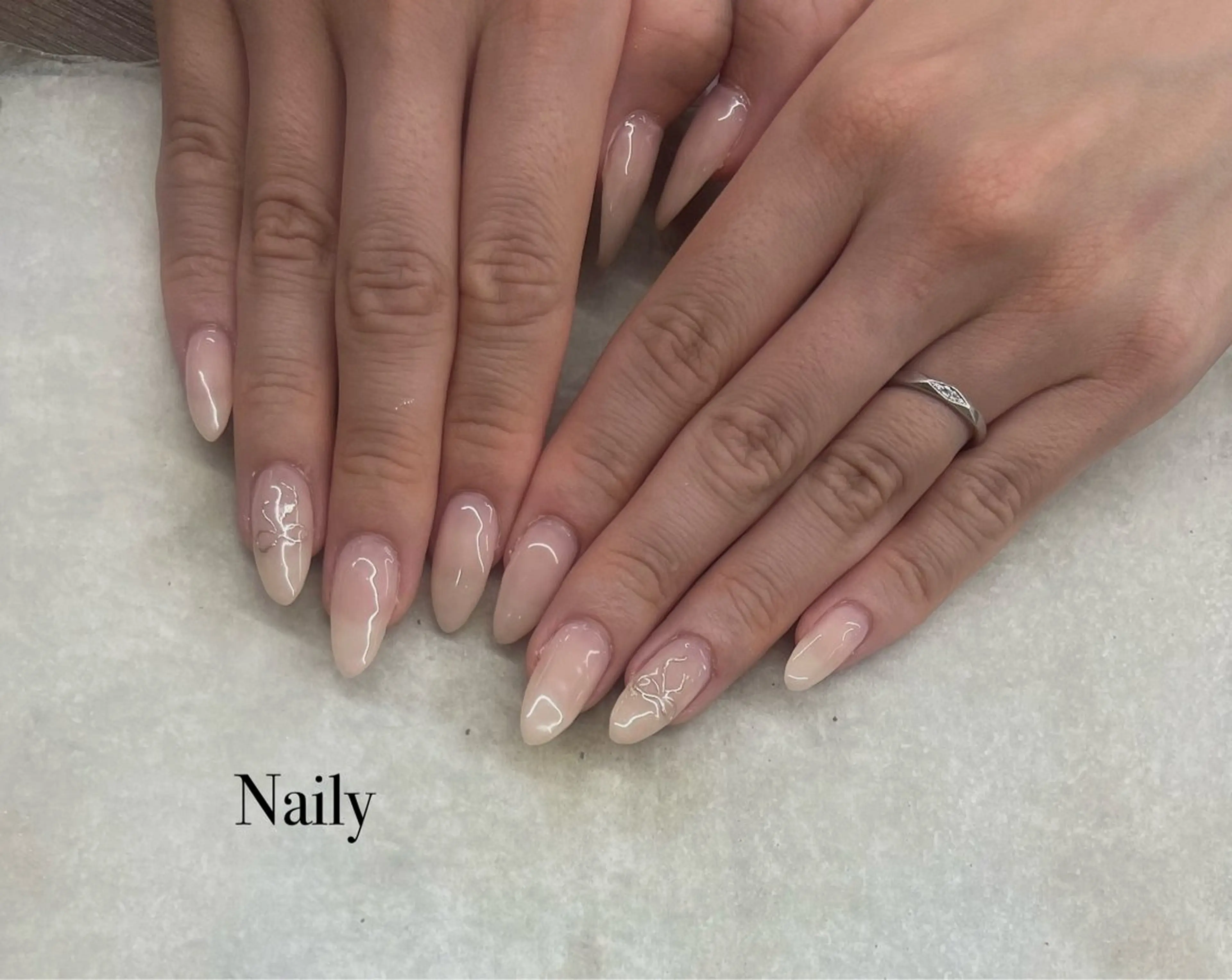 ネイル リボン Naily立川店 ⟡.·fujitaのネイルデザイン