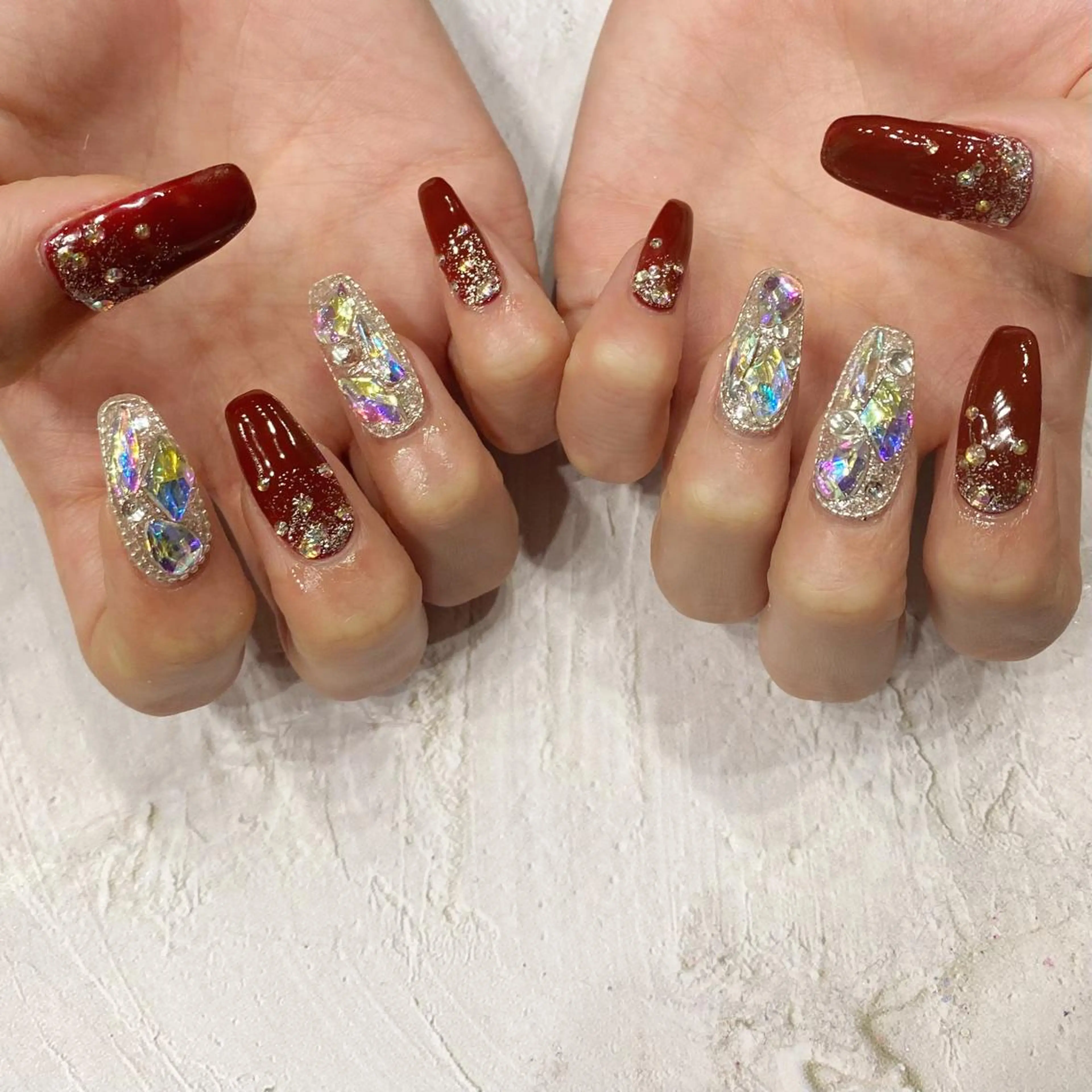 ネイル ボルドー キラキラネイル 韓国ネイル ロングネイル ワンホンネイル melumooi nailのネイルデザイン