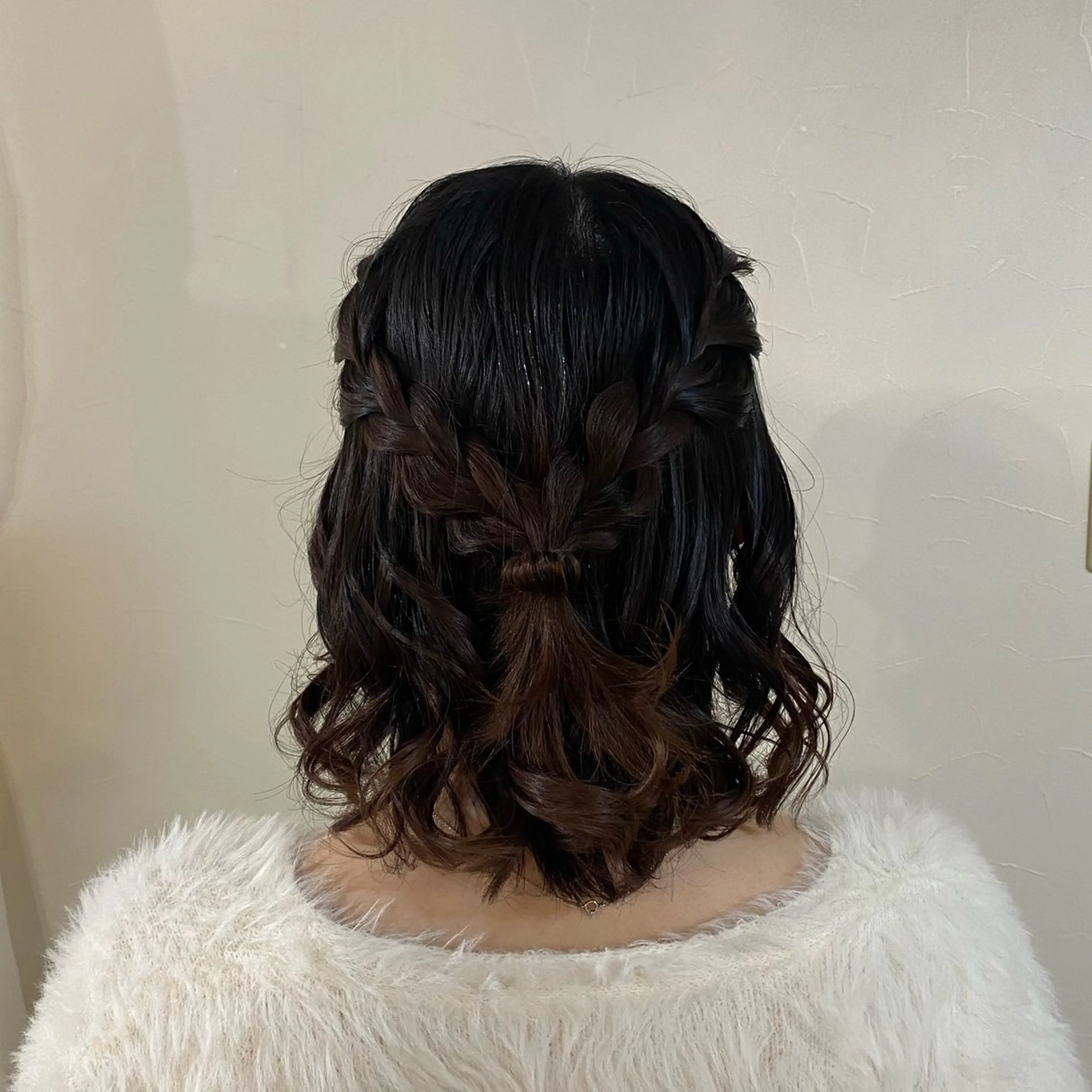 ヘアアレンジ ハーフアップ ヘアセット ayahair所属・ayahair. natsukiの眉毛・アイブロウイメージ