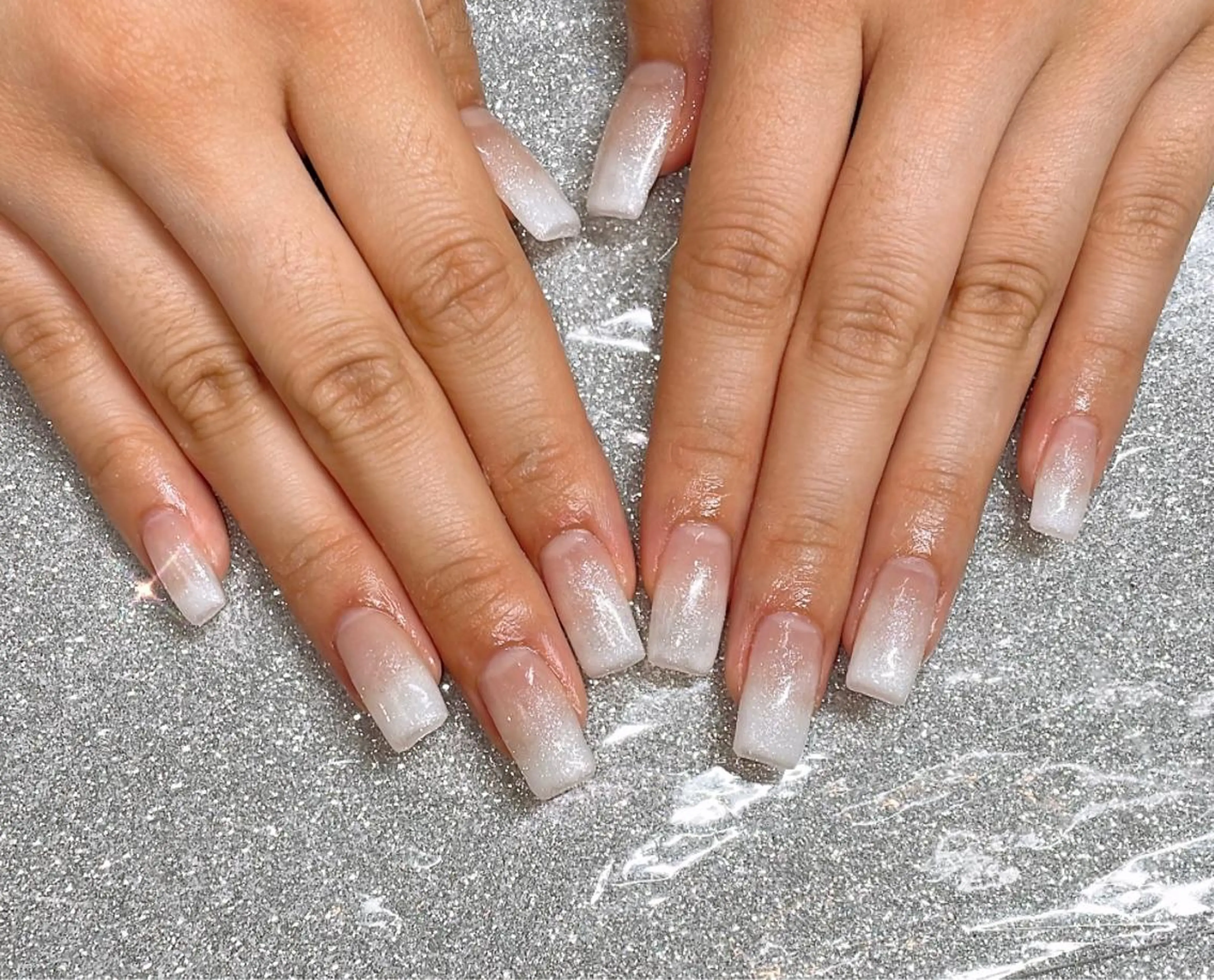 ネイル VIERU 🌈🎀💖のネイルデザイン