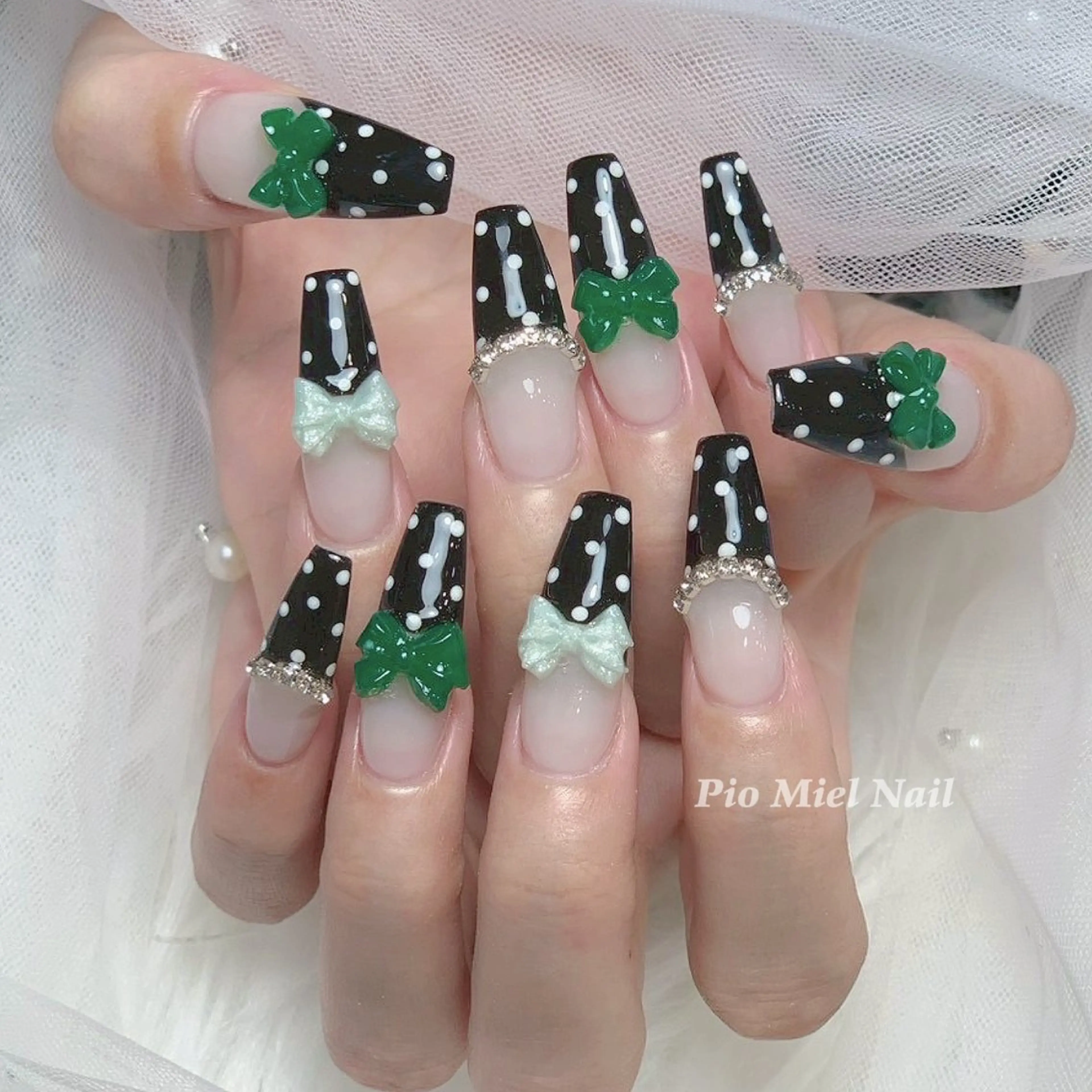 ネイル フレンチネイル 韓国ネイル マグネットネイル ニュアンスネイル オフィスネイル Pio Mielのネイルデザイン
