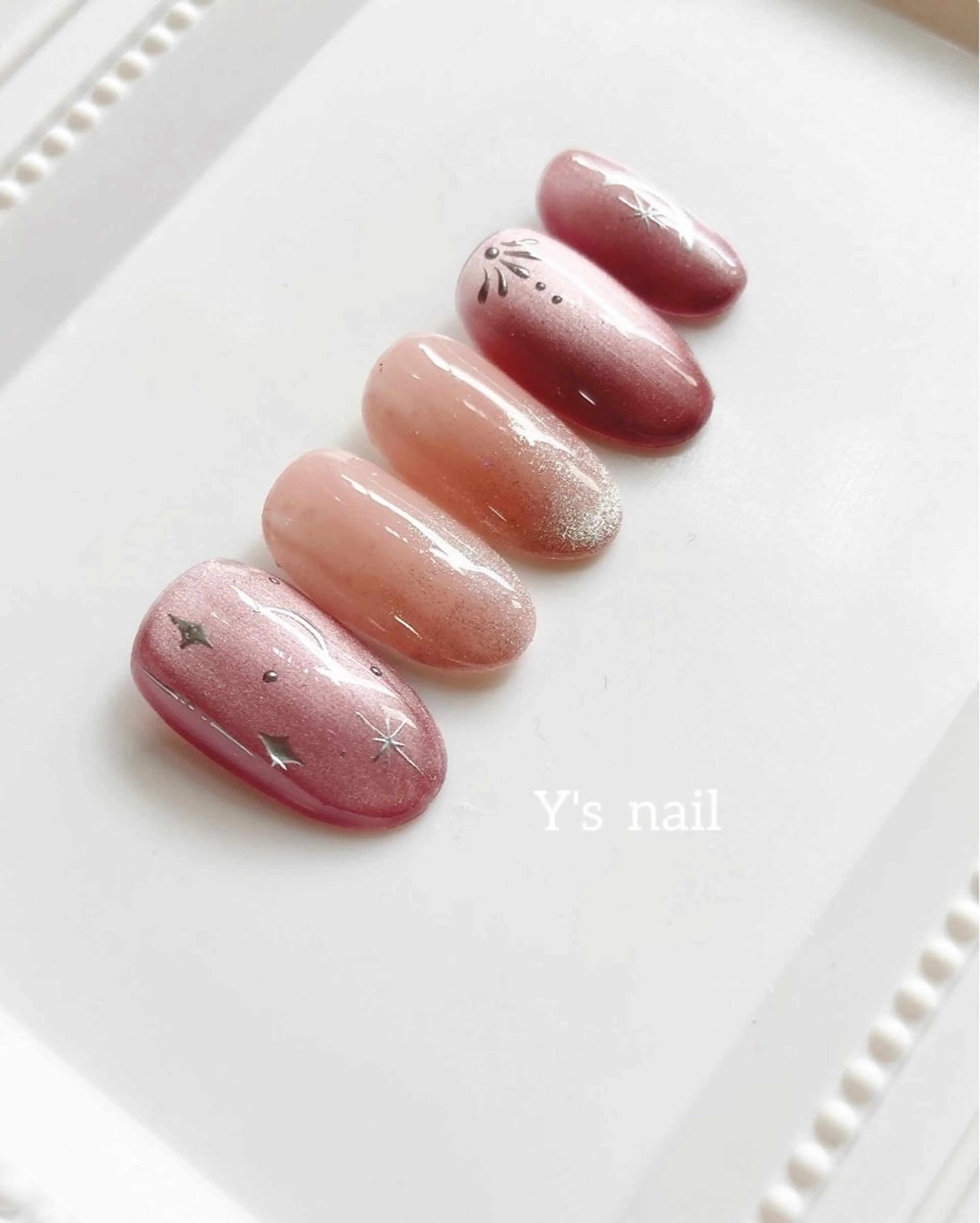 ネイル マグネットネイル 手書きが得意🖌️ Y’s  nailのネイルデザイン