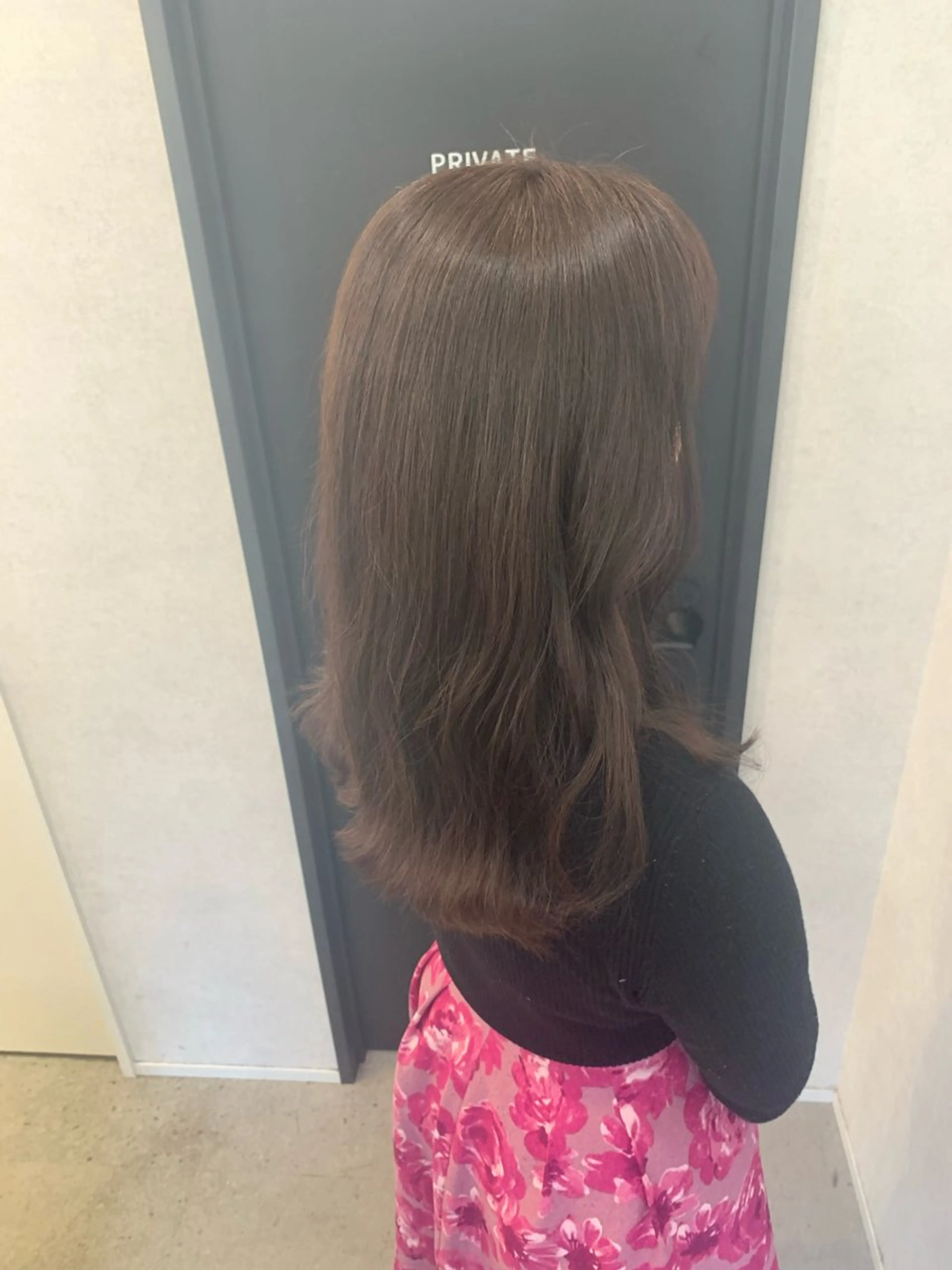 ロング カラー 臼井 真人のヘアスタイル