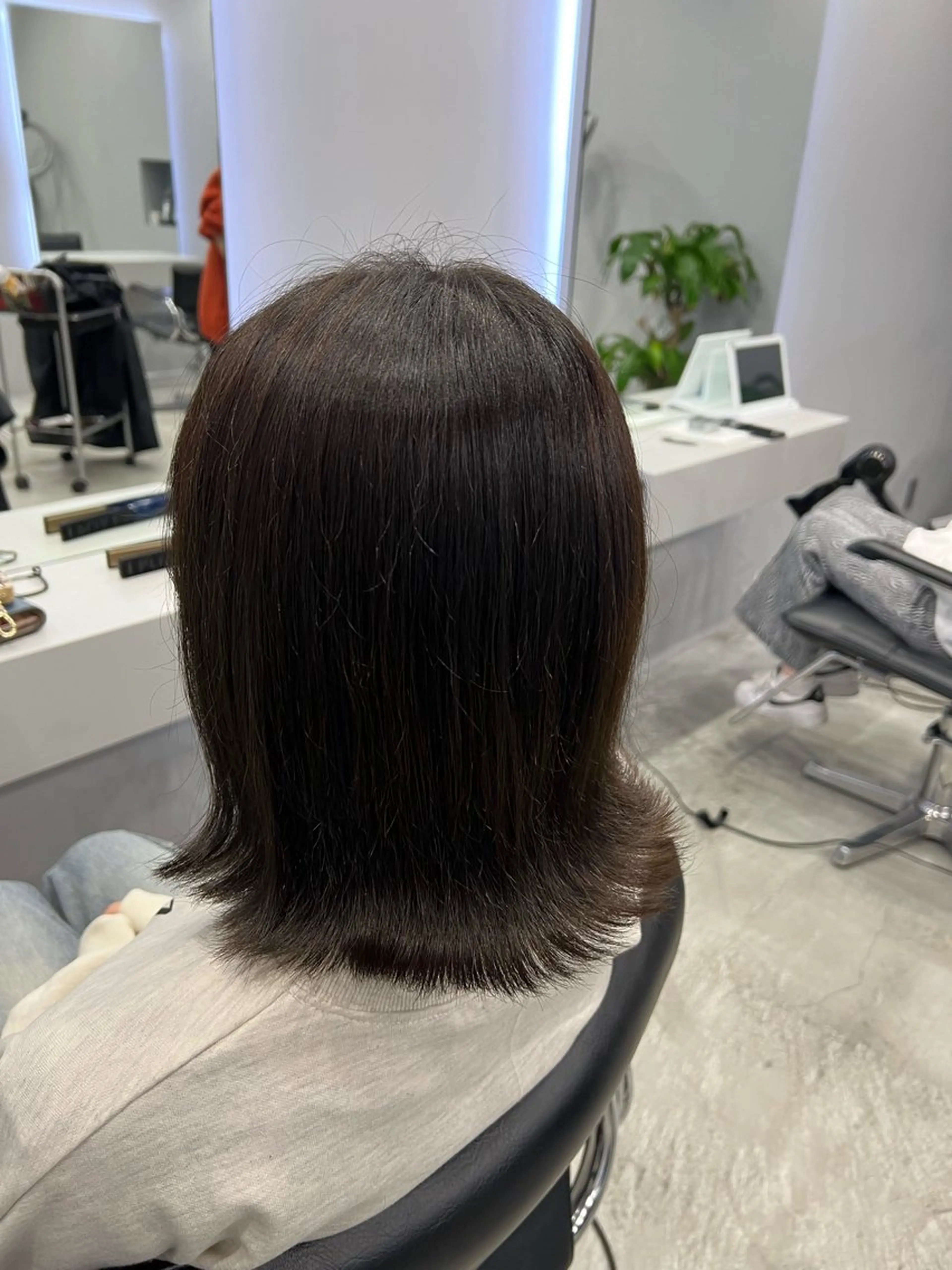 ミディアム 南桑 由芽のヘアスタイル
