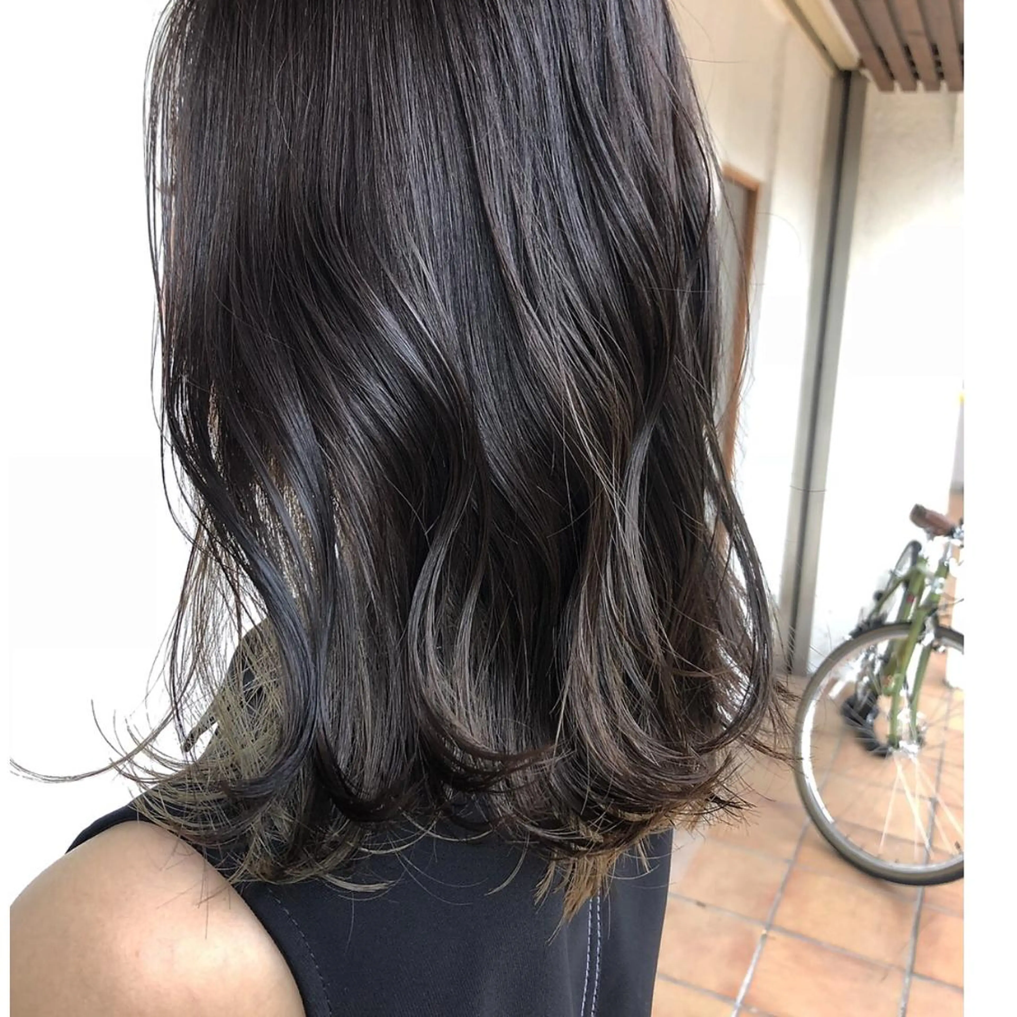 ミディアム カラー インナーカラー カット ヘアカラー トリートメント 酸性縮毛矯正🧴韓国 レイヤー/髪質改善のヘアスタイル