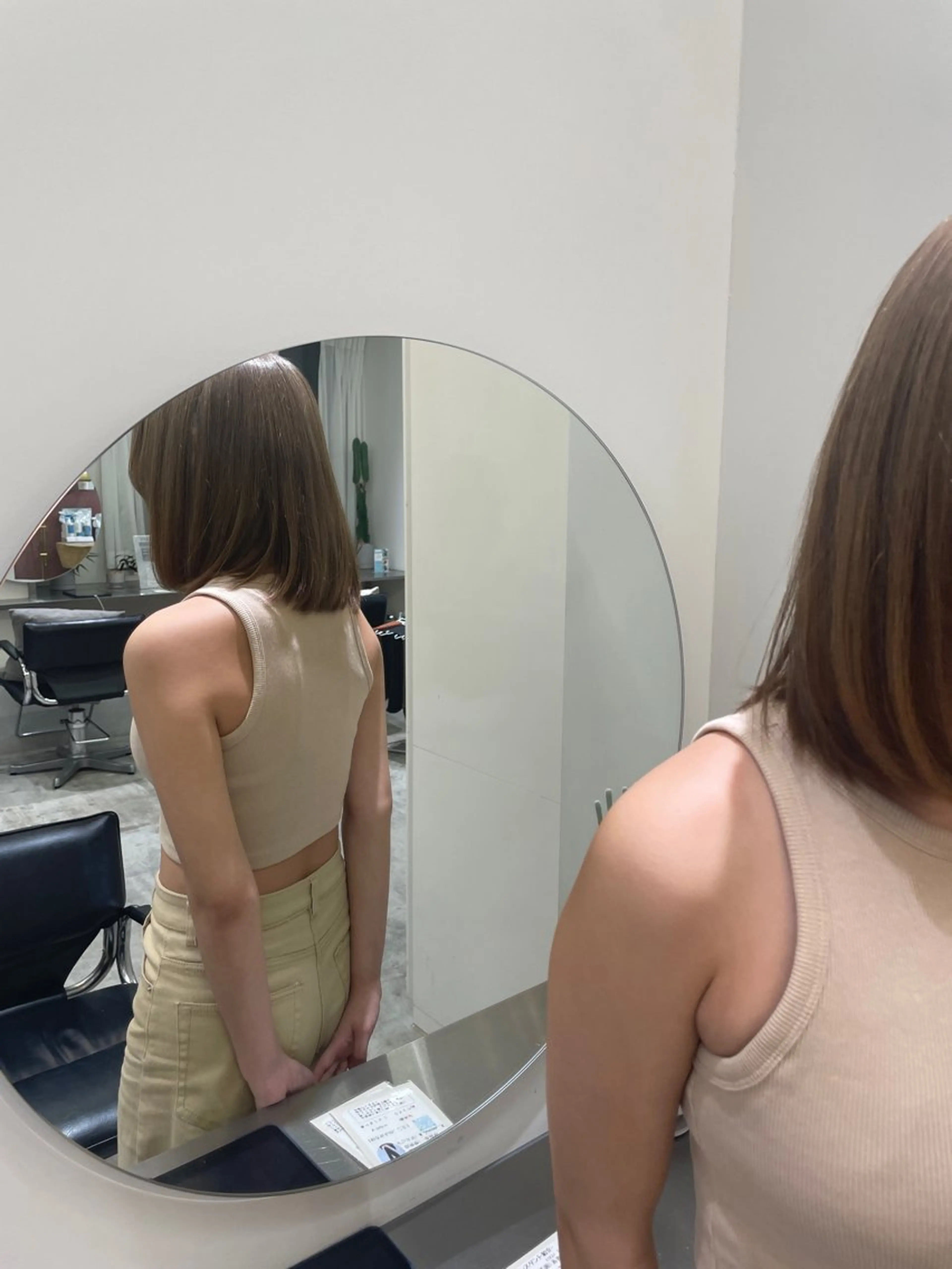 ショート カラー 安達 萌花のヘアスタイル