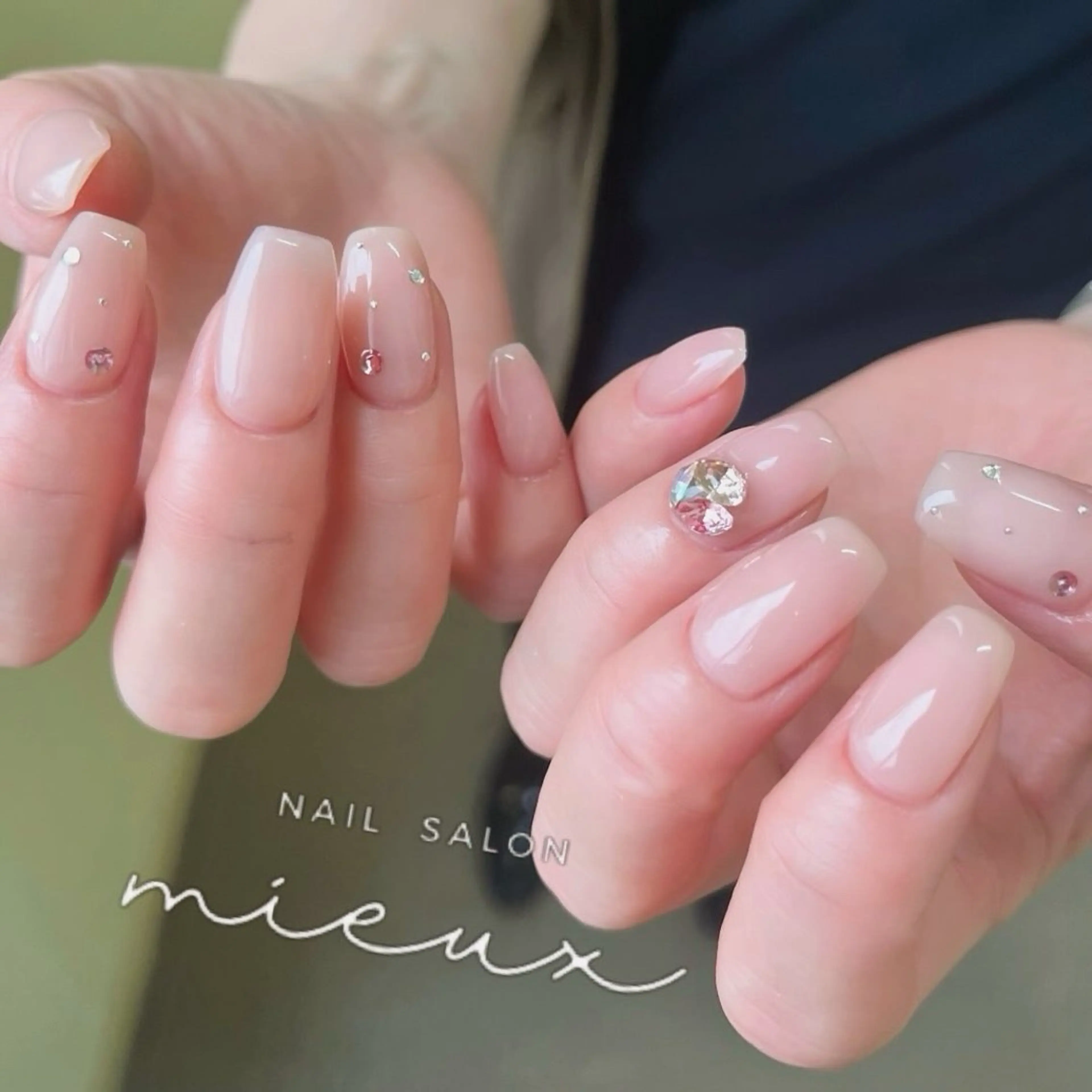 ネイル ストーンネイル ハンドネイル nailsalon mieuxのネイルデザイン