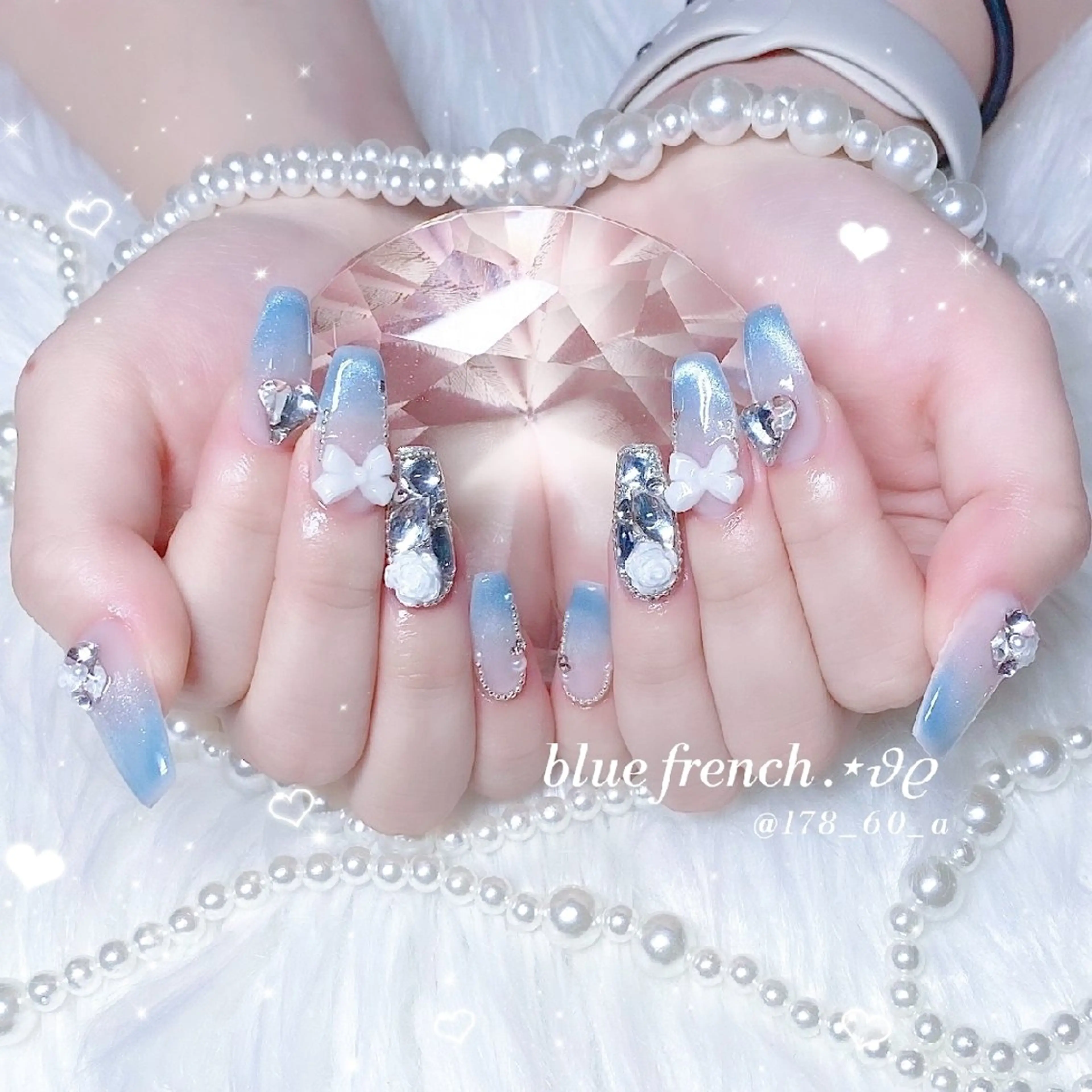 ネイル フレンチネイル 水色 マグネットネイル マグネットフレンチ リボン ハンドネイル HAPPINAS🎀  れん🖤痛ネイルのネイルデザイン