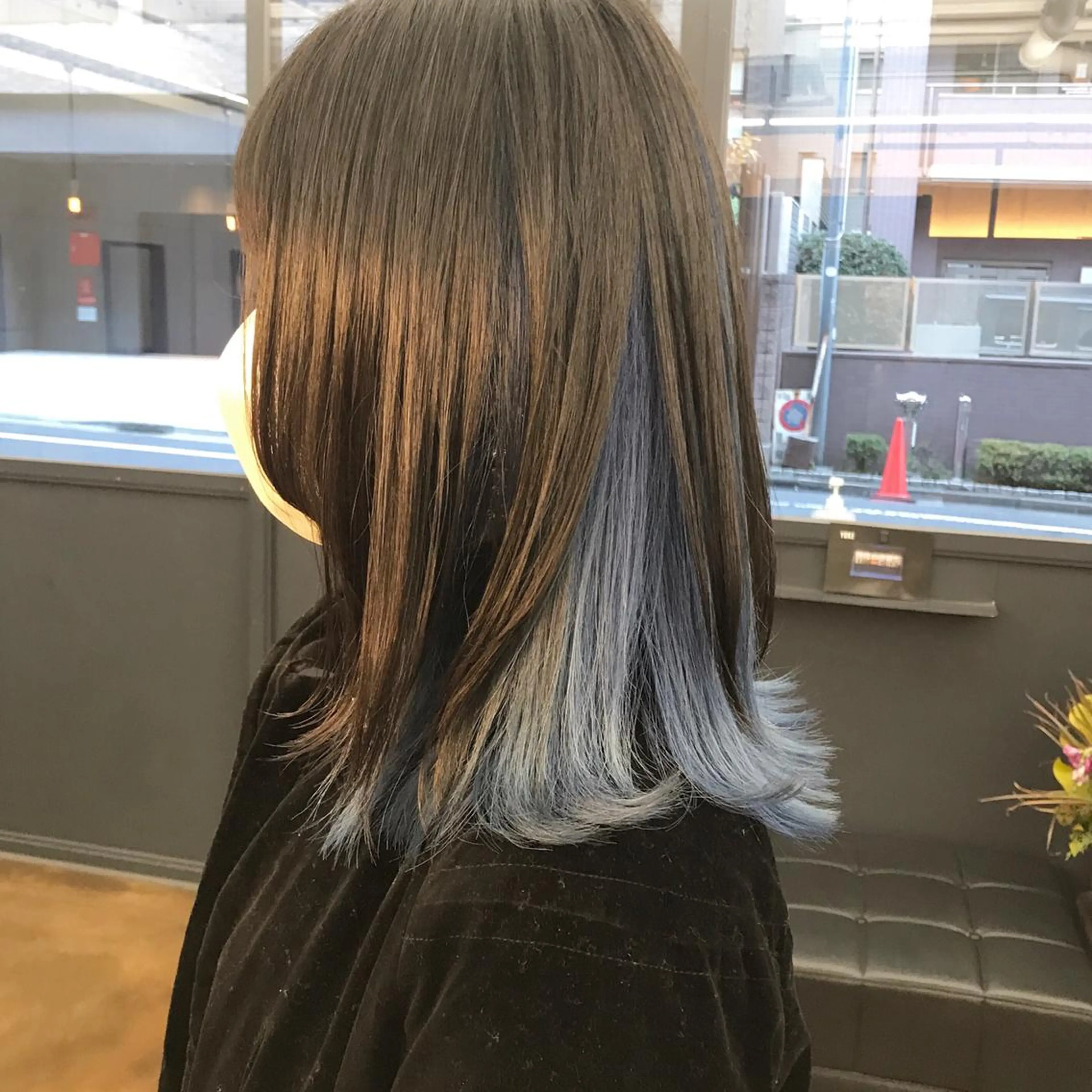 ミディアム カラー ブリーチ ブルーカラー ウルフカット カット ヘアカラー トリートメント ヘアセット ✂︎ウルフ・ショート ✂︎MIKUNIのヘアスタイル