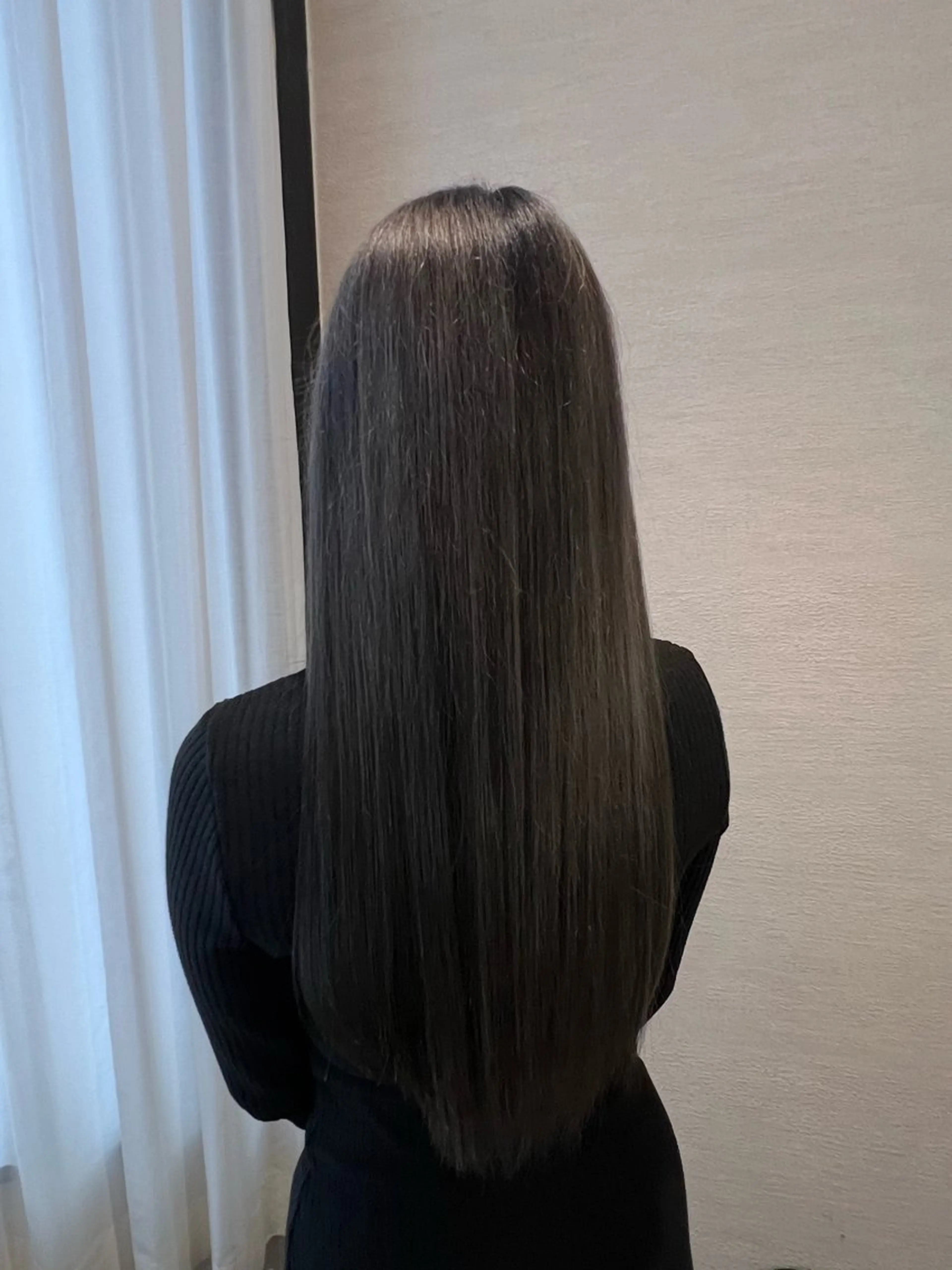 ロング カラー ベージュカラー ブリーチ 透明感カラー グレージュ 栗原 波輝のヘアスタイル