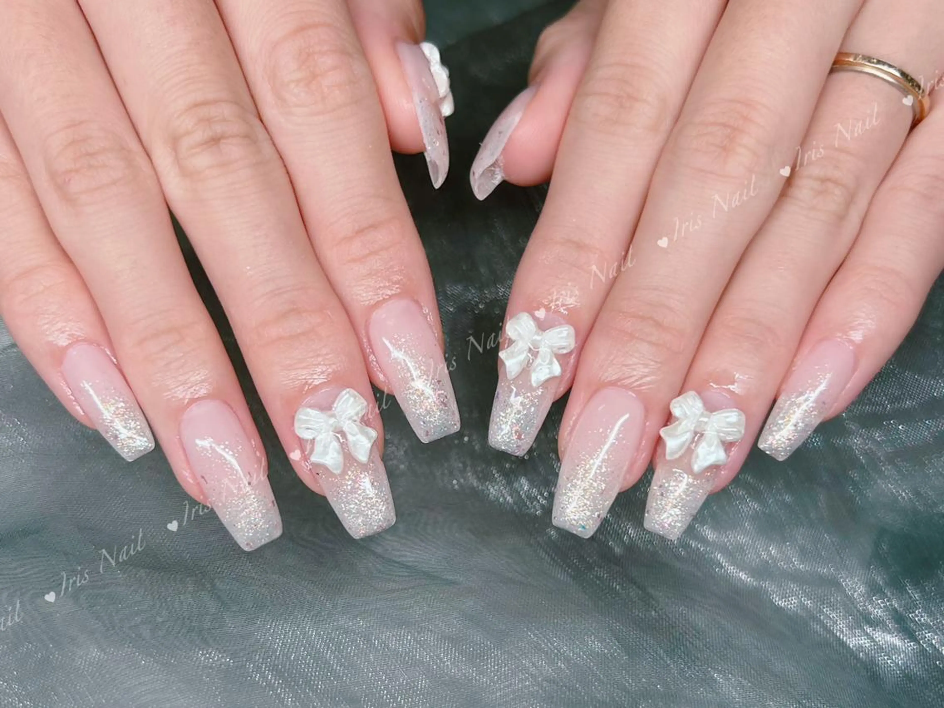 ネイル 長さ出し キラキラネイル ネイルチップ ハンドネイル ハンドケア 🍒IRIS Nail🌸のネイルデザイン