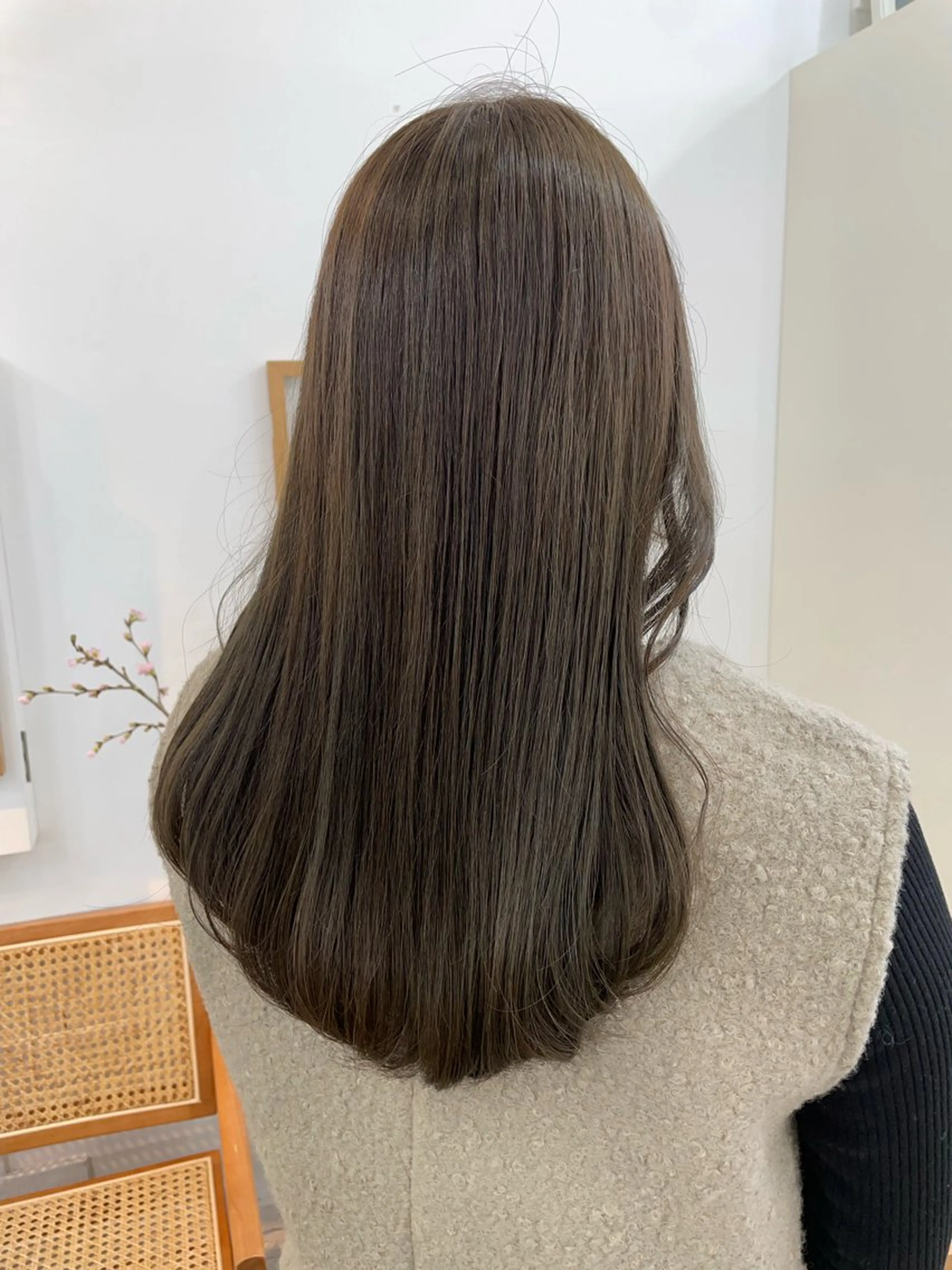 ロング カラー ベージュカラー 透明感カラー イルミナカラー オリーブベージュ ✨髪質改善✨原宿 えのもと　はなのヘアスタイル