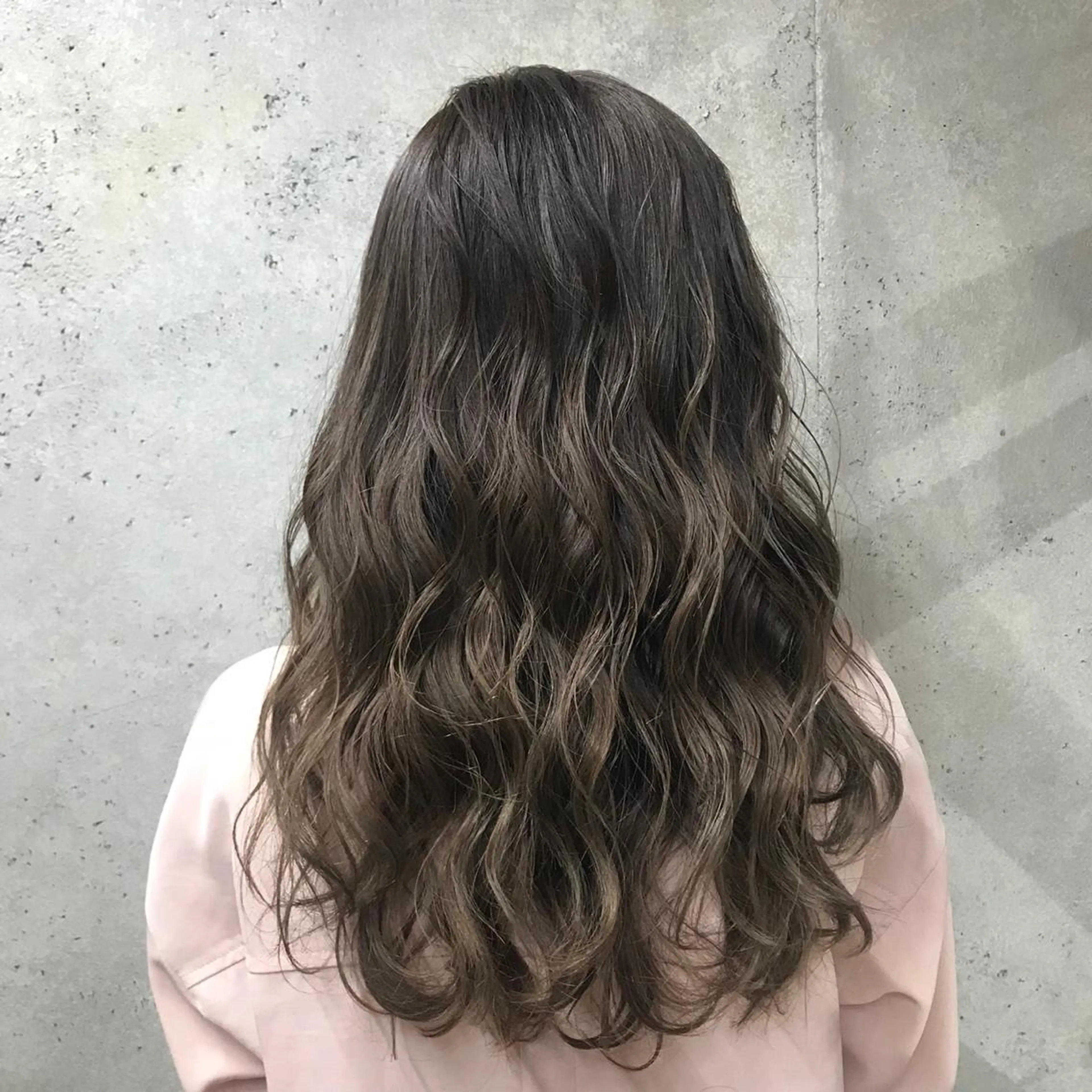 ロング カラー にった みずきのヘアスタイル