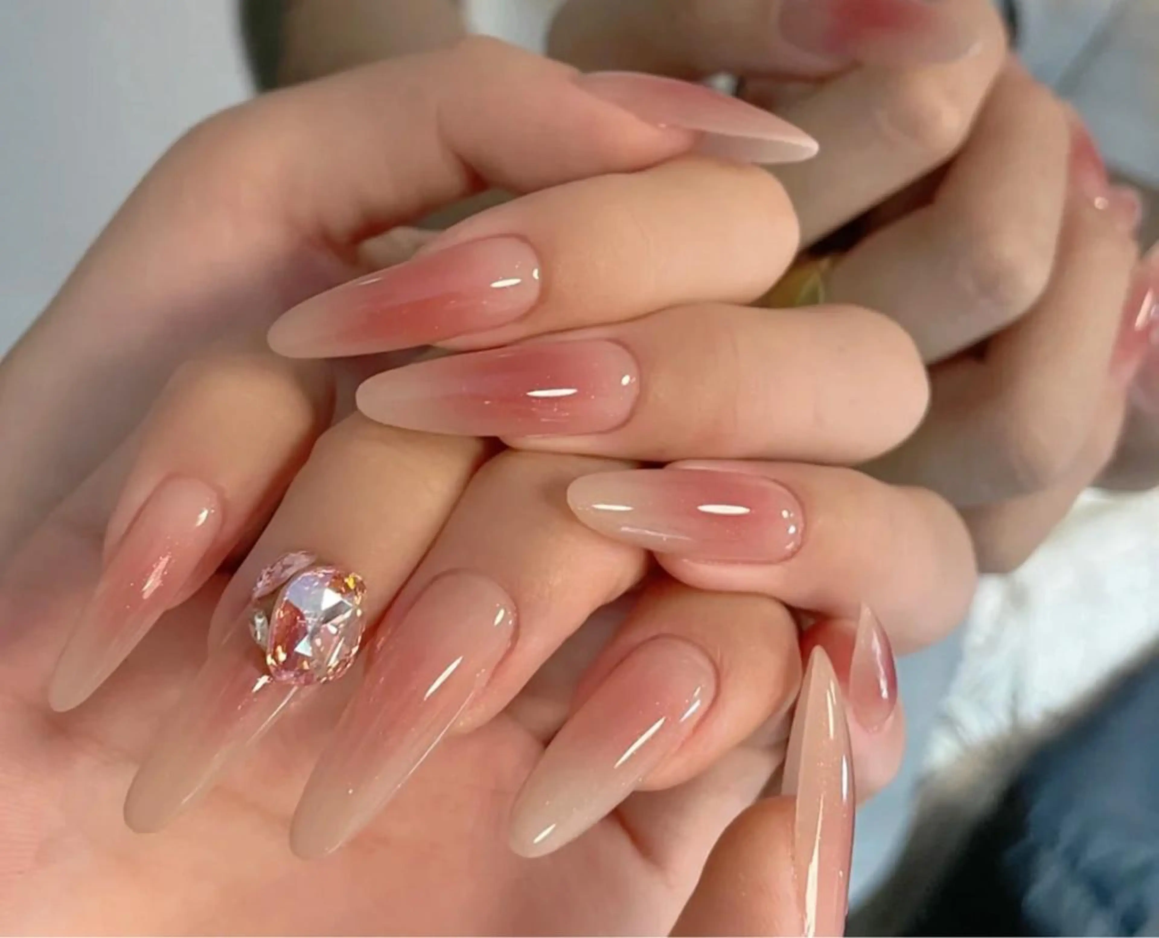 ネイル オーロラネイル べっ甲ネイル クリアネイル 氷ネイル・うるうるネイル 韓国ネイル ハンドネイル KARI ネイルサロンのネイルデザイン