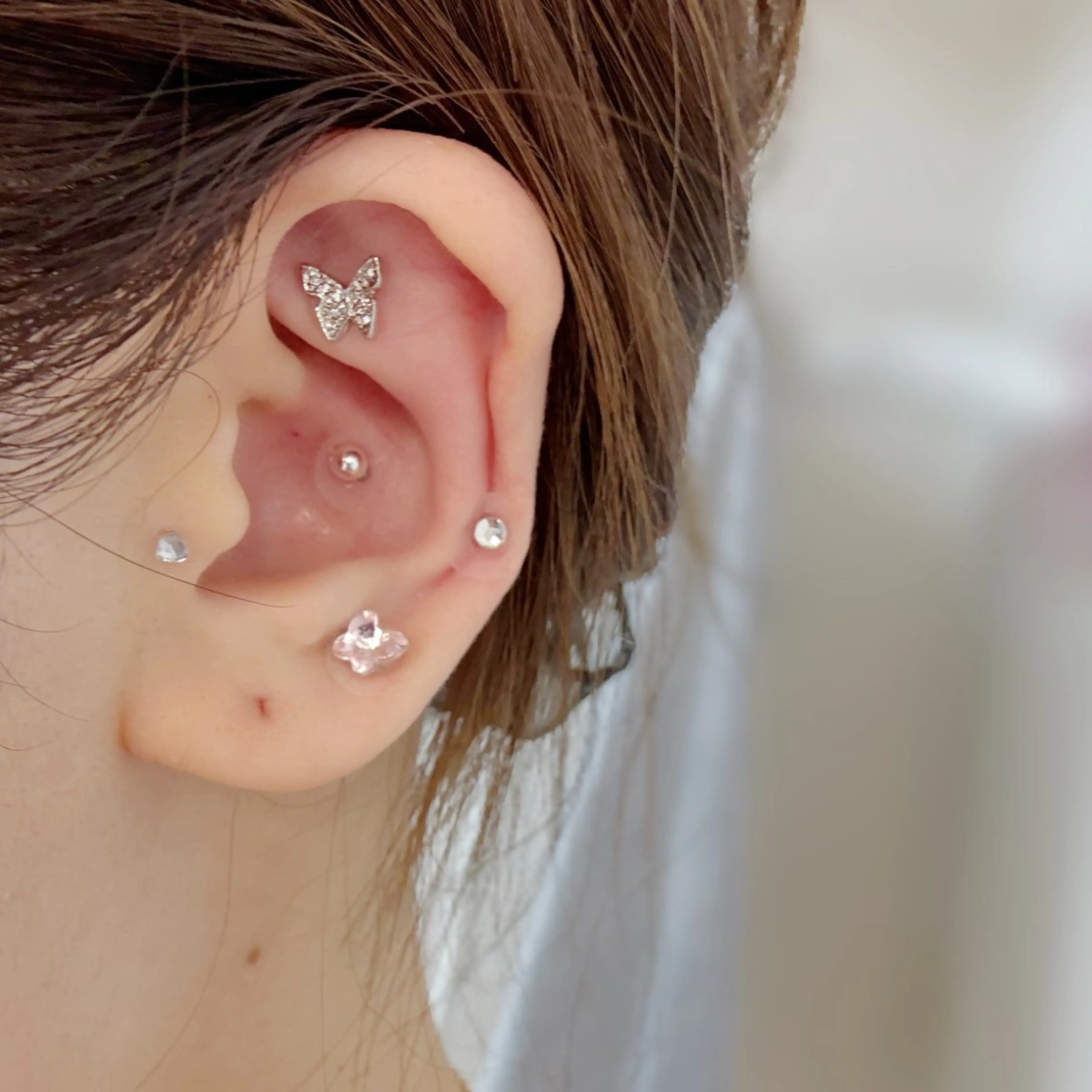 耳つぼジュエリー6粒の写真