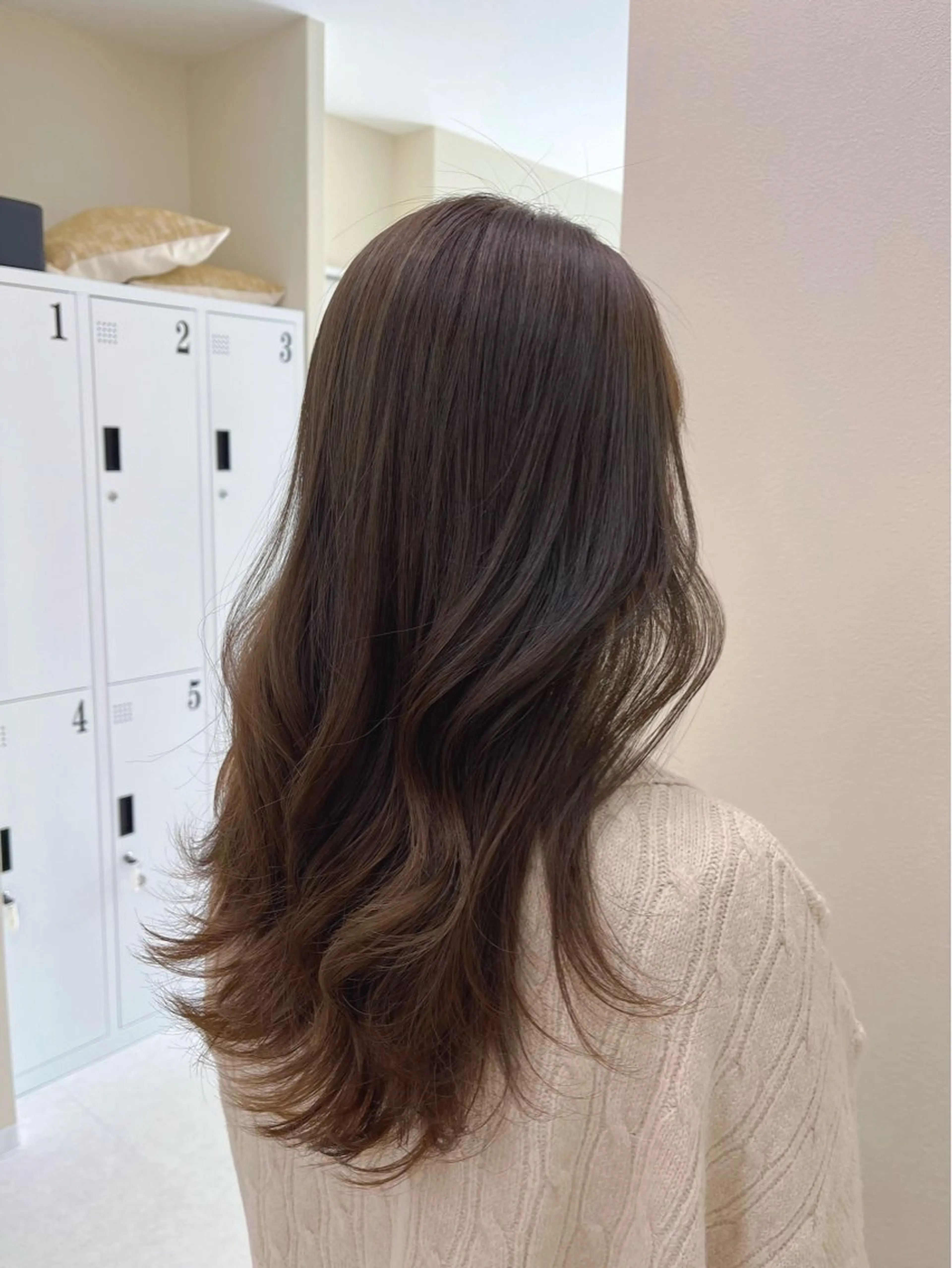 ロング カラー 中村 佳歩のヘアスタイル