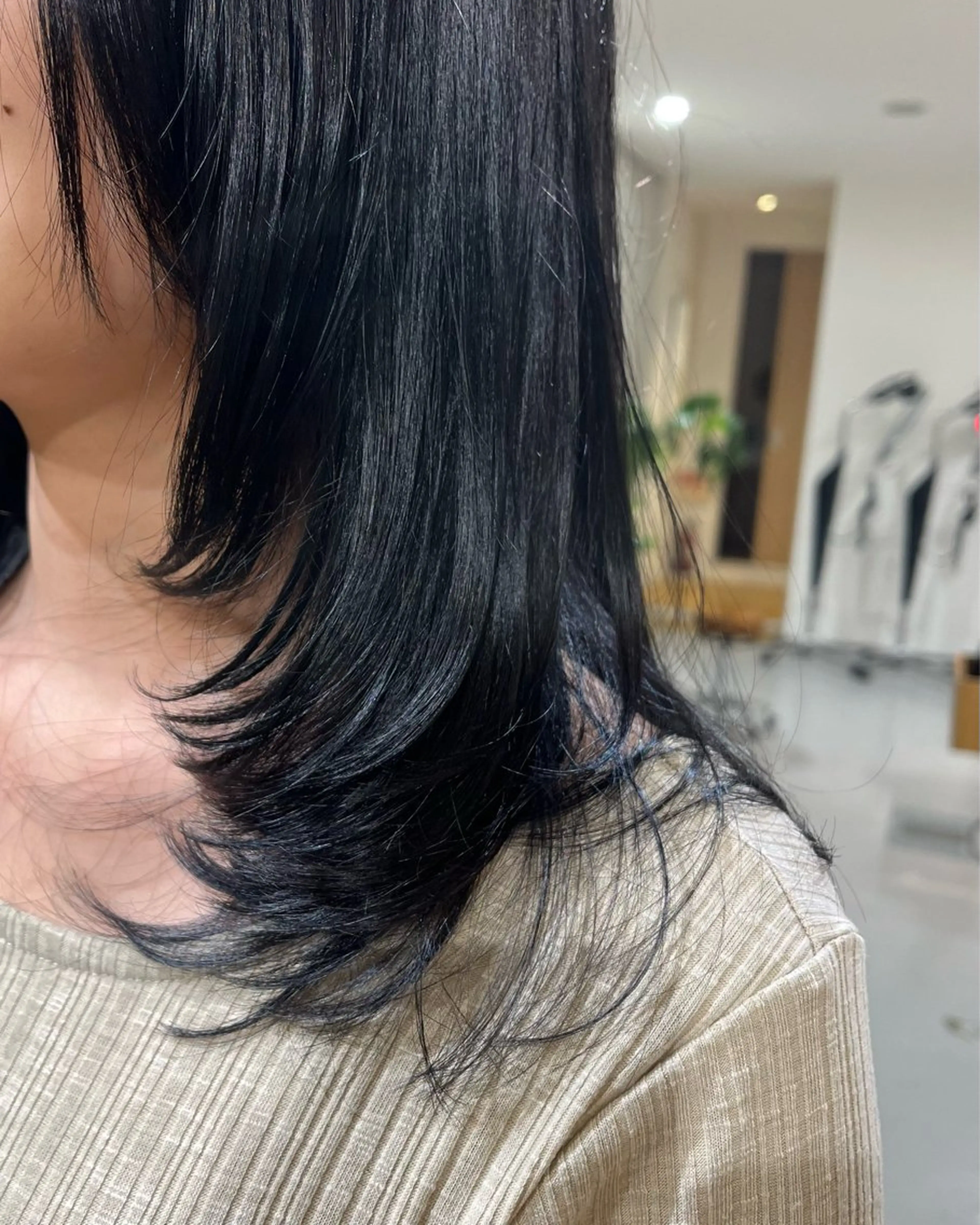 セミロング カラー 髙橋 美妃のヘアスタイル