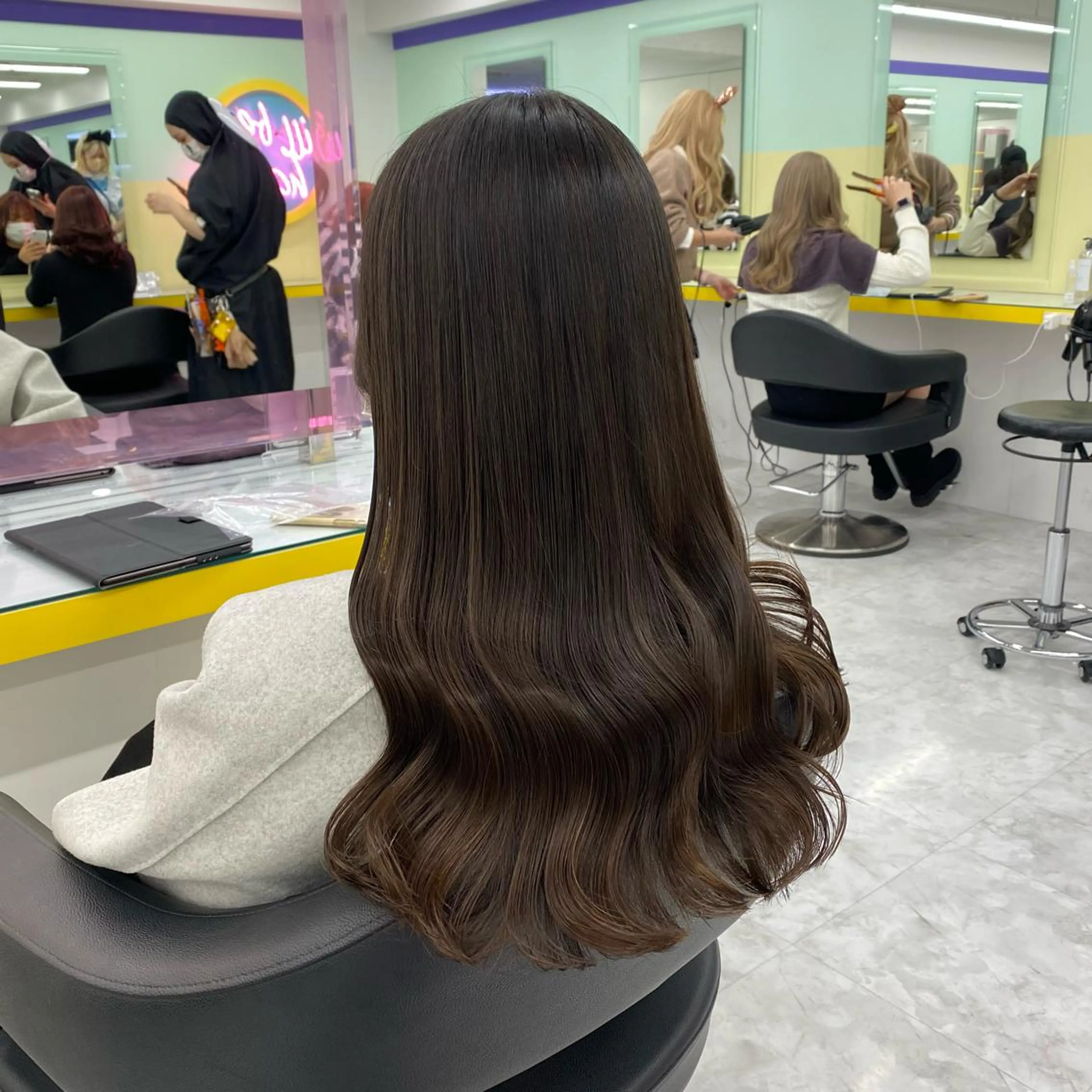 セミロング カラー ヘアアレンジ ヘアカラー トリートメント mai🍑暖色カラー /レイヤー💖のヘアスタイル
