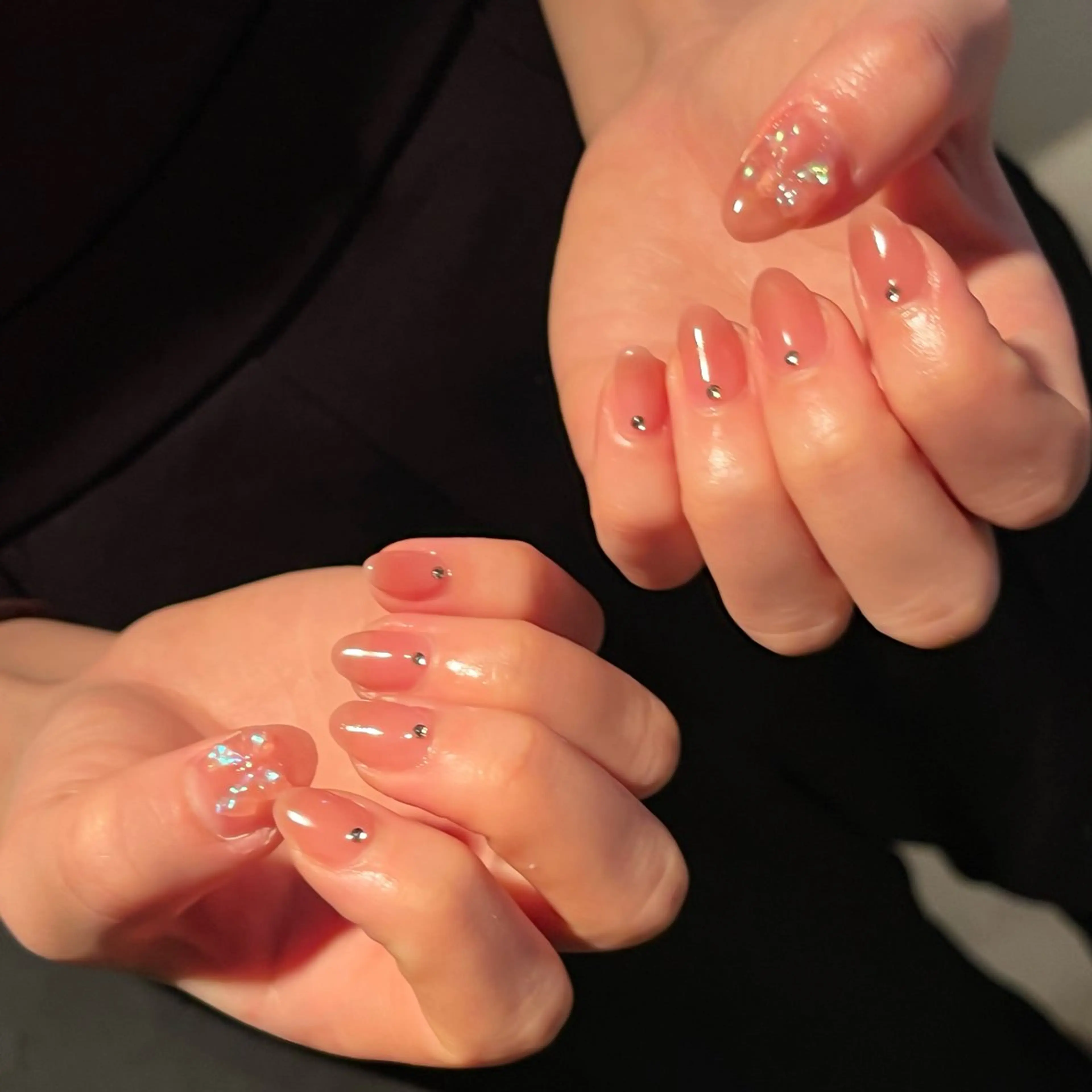 ネイル オーロラネイル 持ち込み ピンク リボン ストーンネイル ハンドネイル DariL Ayaのネイルデザイン