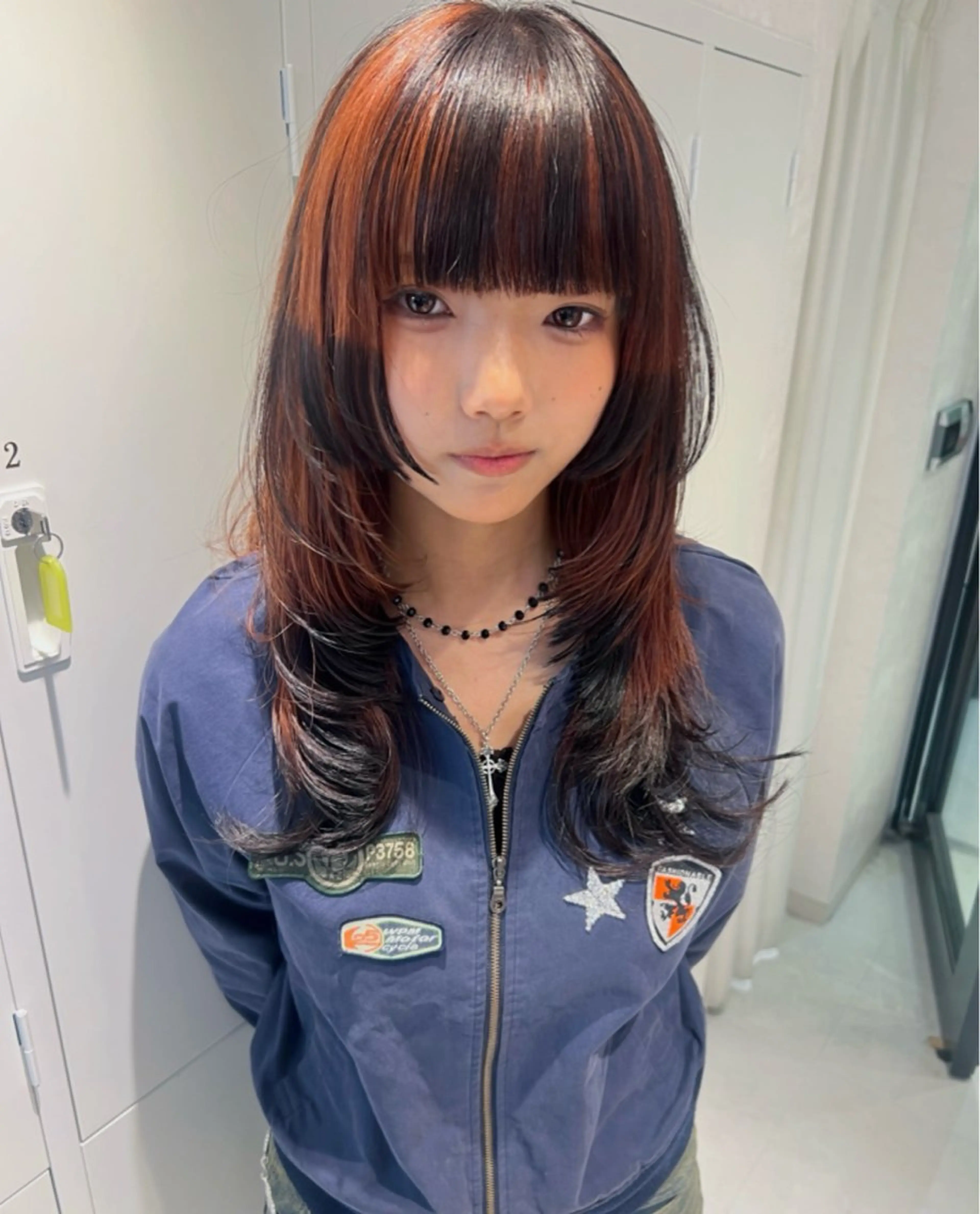 ロング 顔まわりレイヤー 顔周りカット ハッシュカット 韓国風ヘア レイヤーカット カット ヘアカラー トリートメント ブリーチ/ウルフ ハッシュカット/石山のヘアスタイル