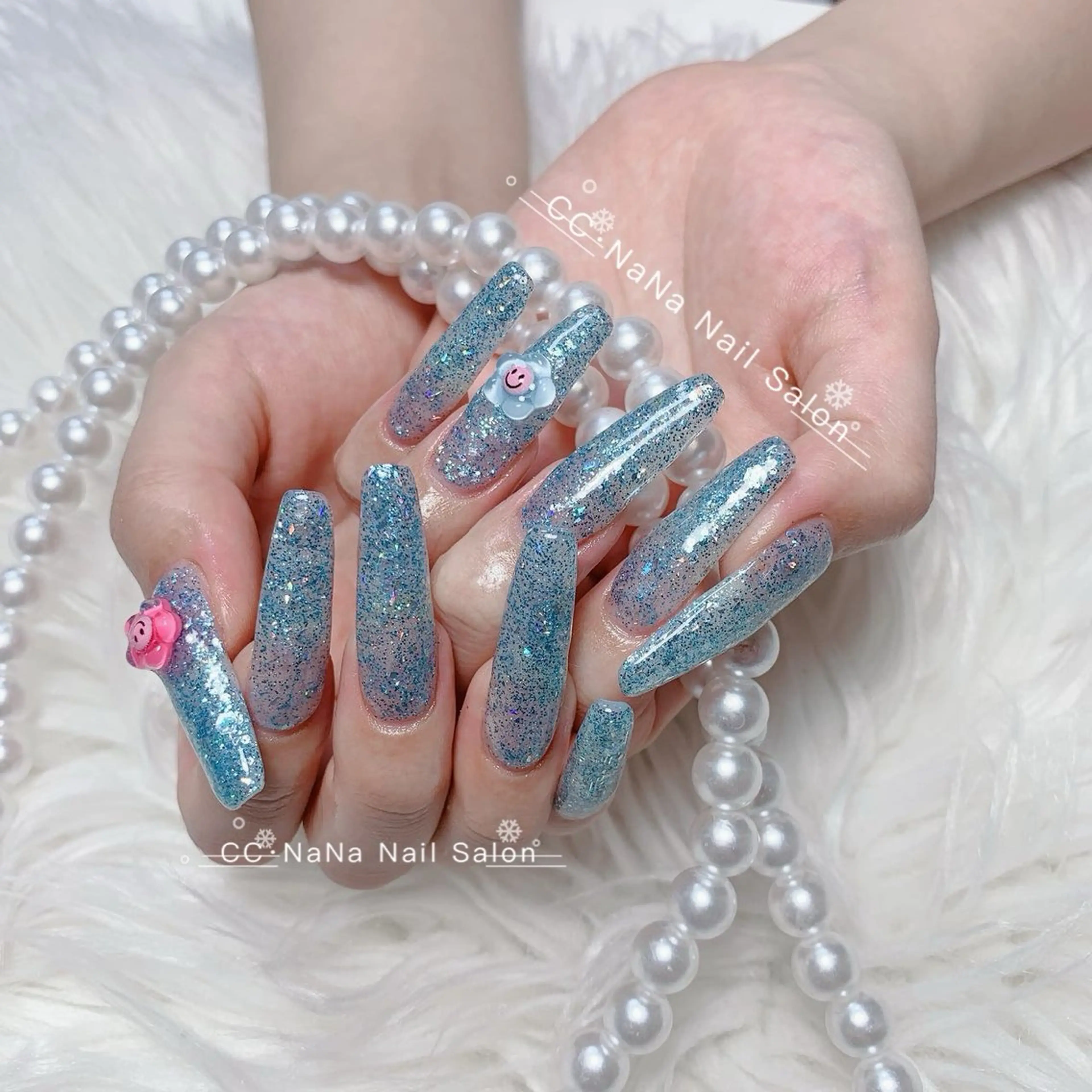 ネイル チークネイル フラッシュネイル ハート キラキラネイル 韓国ネイル ハンドネイル 💎CC・NaNa 韓国風ネイル🌙Cのネイルデザイン