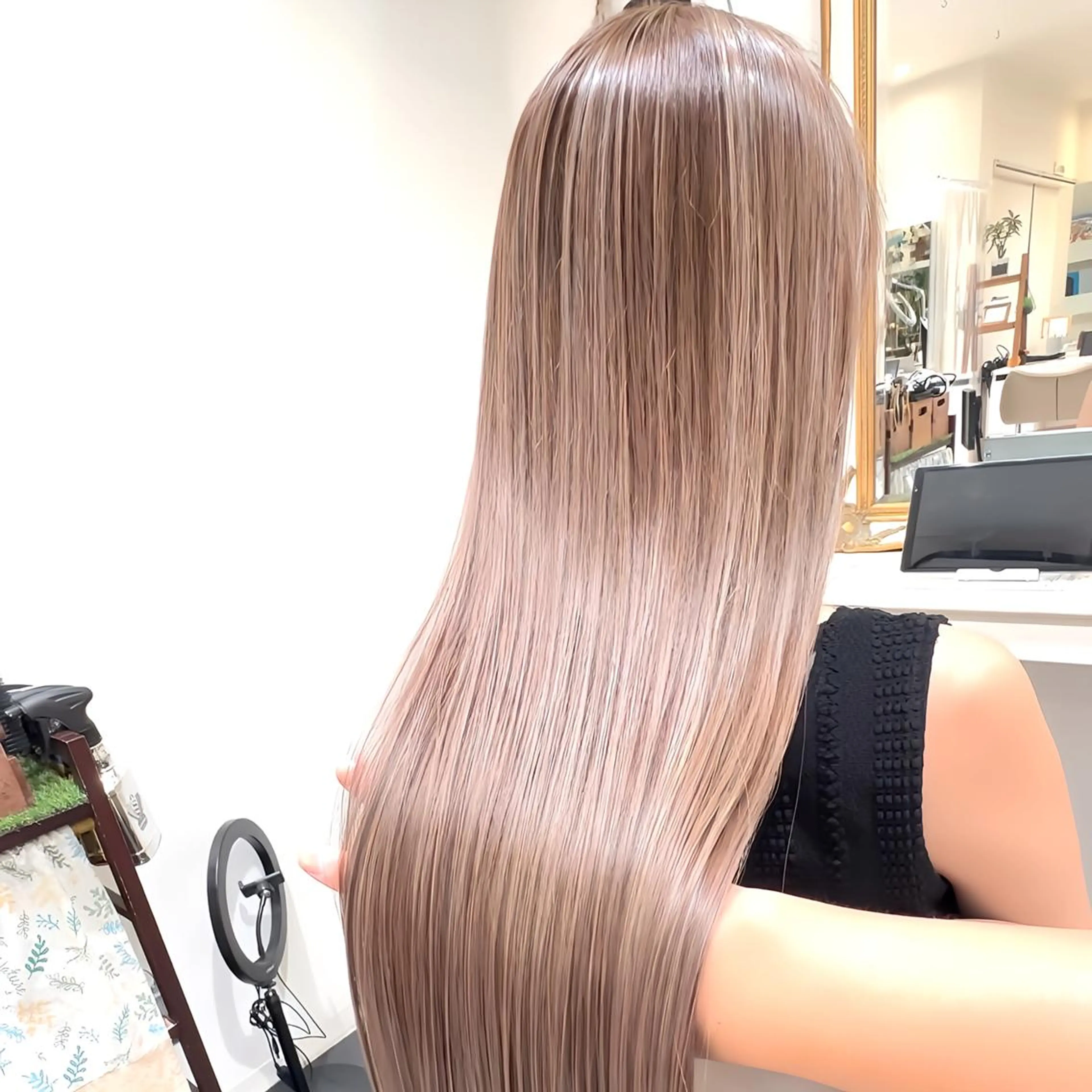 カラー セミロング ブリーチ 髪質改善 ヘアカラー 渡邊楓果／髪質改善 ブリーチ/カラーのヘアスタイル