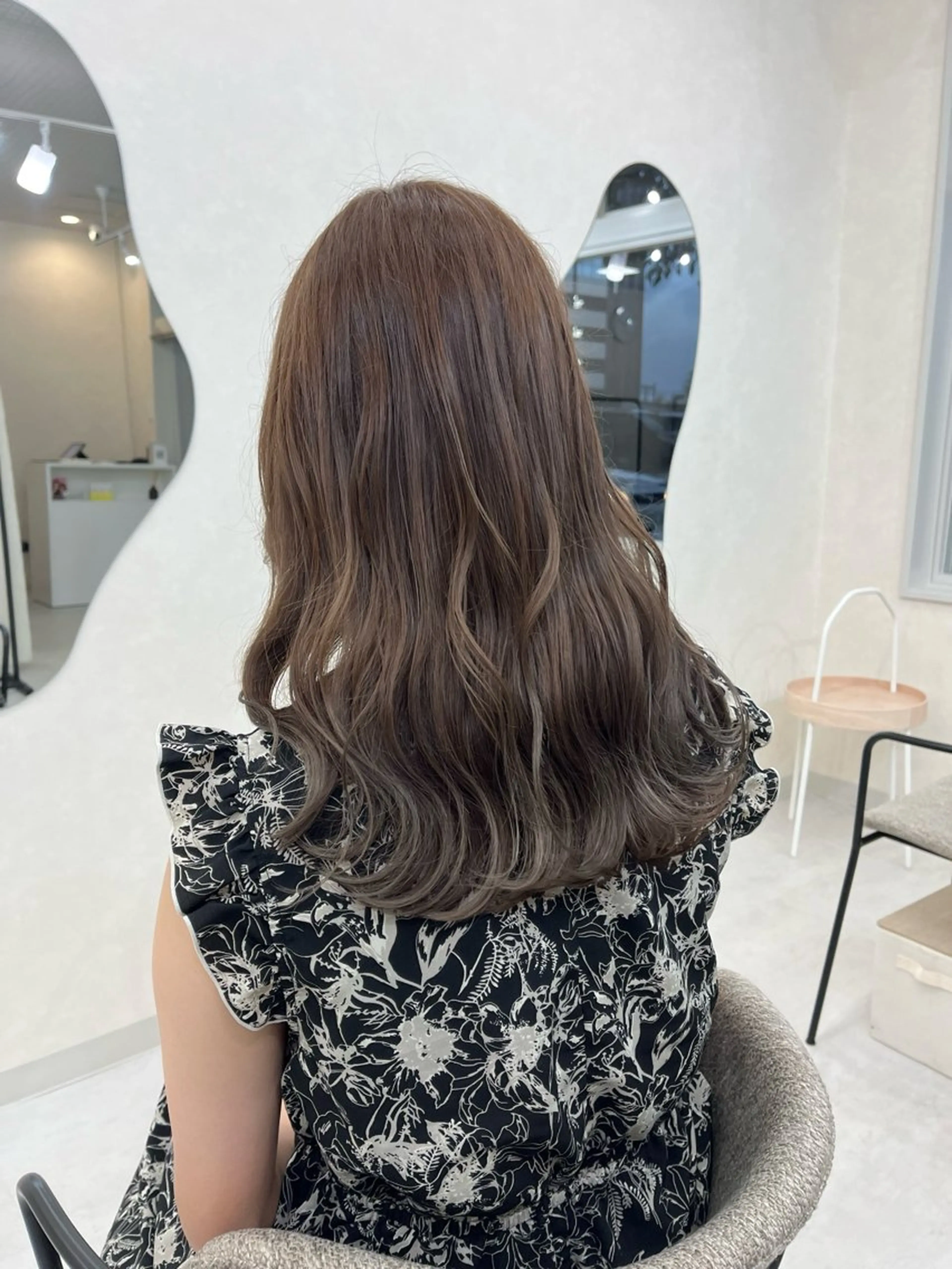 セミロング カラー ヘアカラー トリートメント 長山 茉白のヘアスタイル