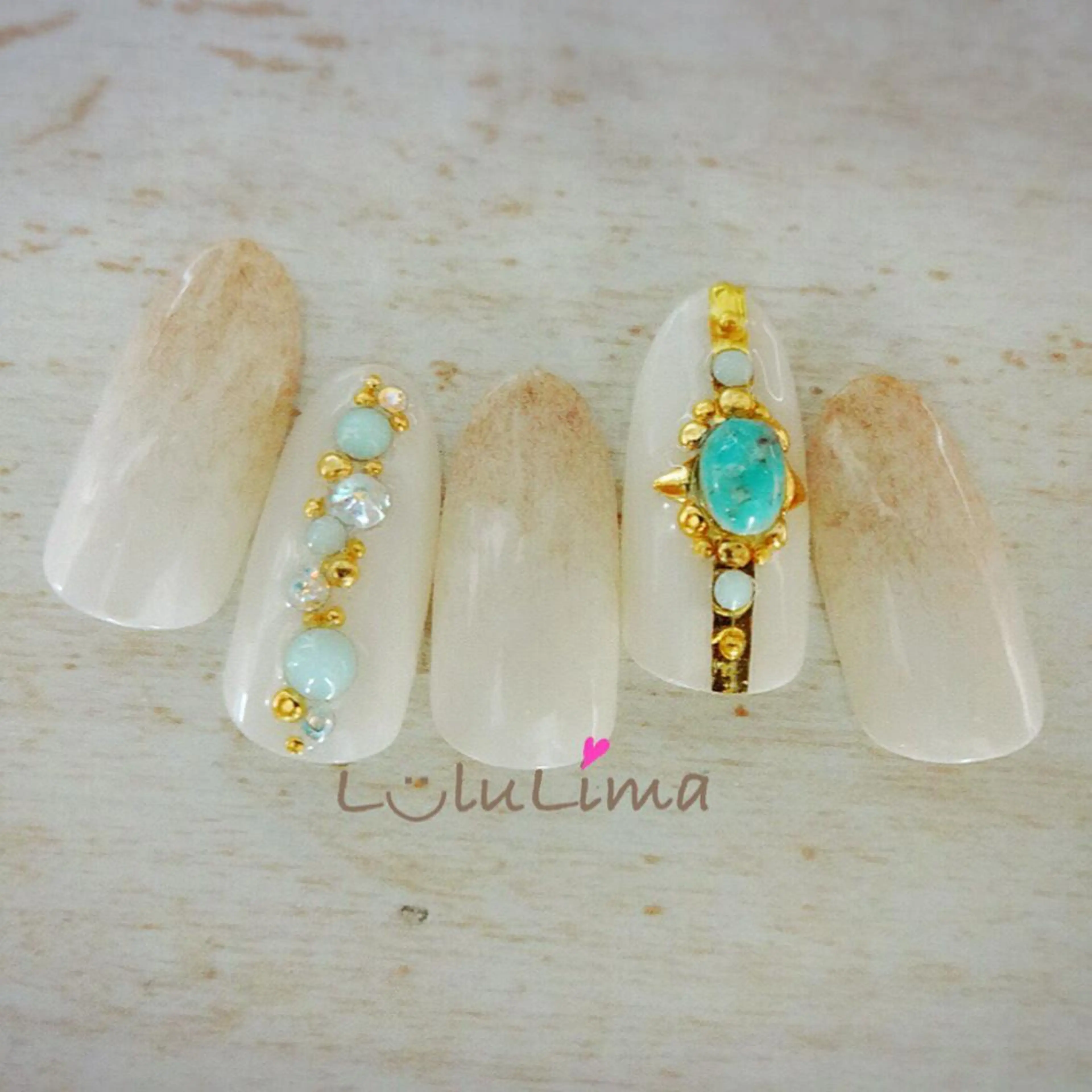 ネイル グラデーション Nail's LuluLimaのネイルデザイン