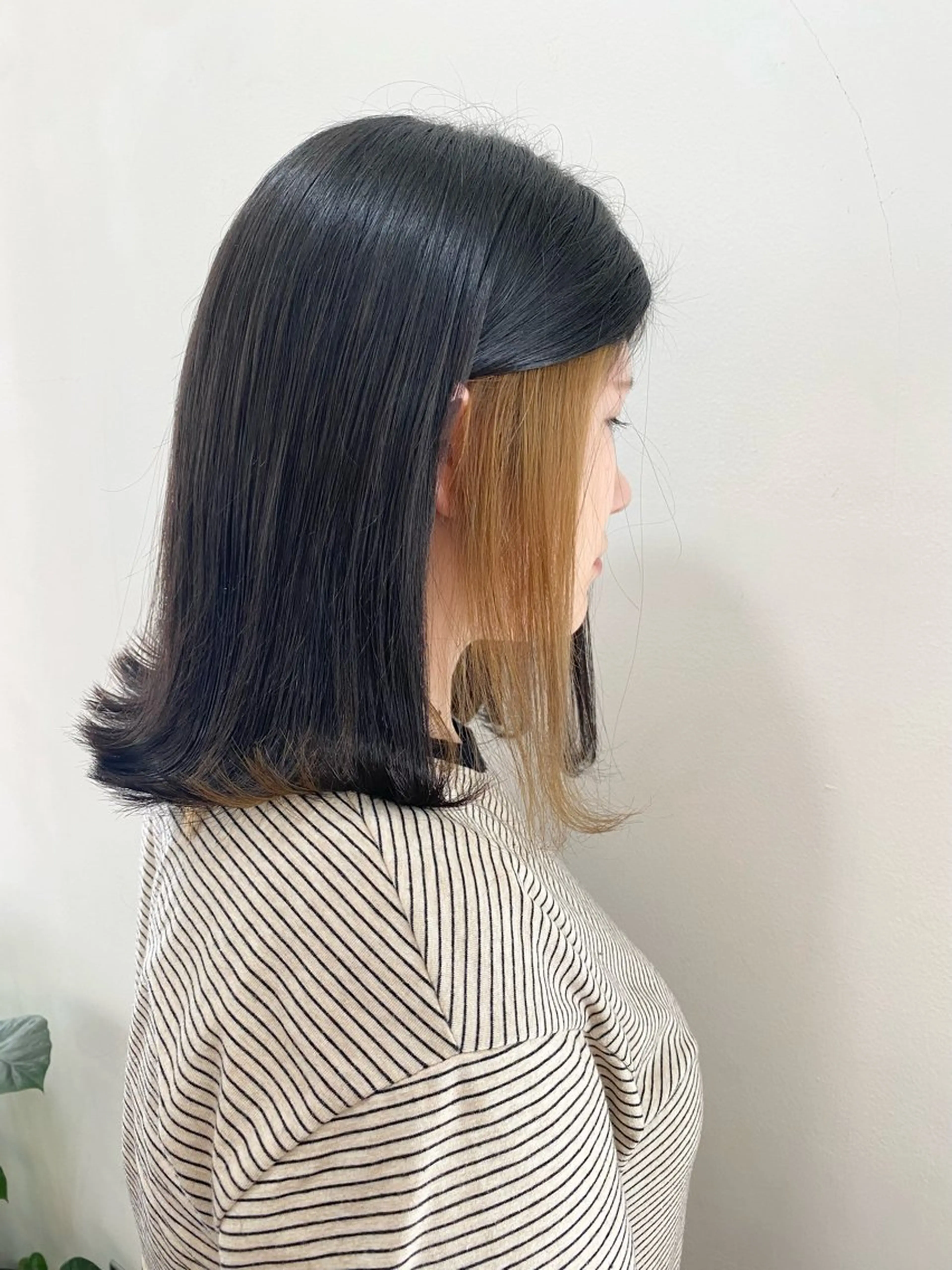 ミディアム カラー ブリーチ イヤリングカラー ヘアカラー Kazaoka Saraのヘアスタイル