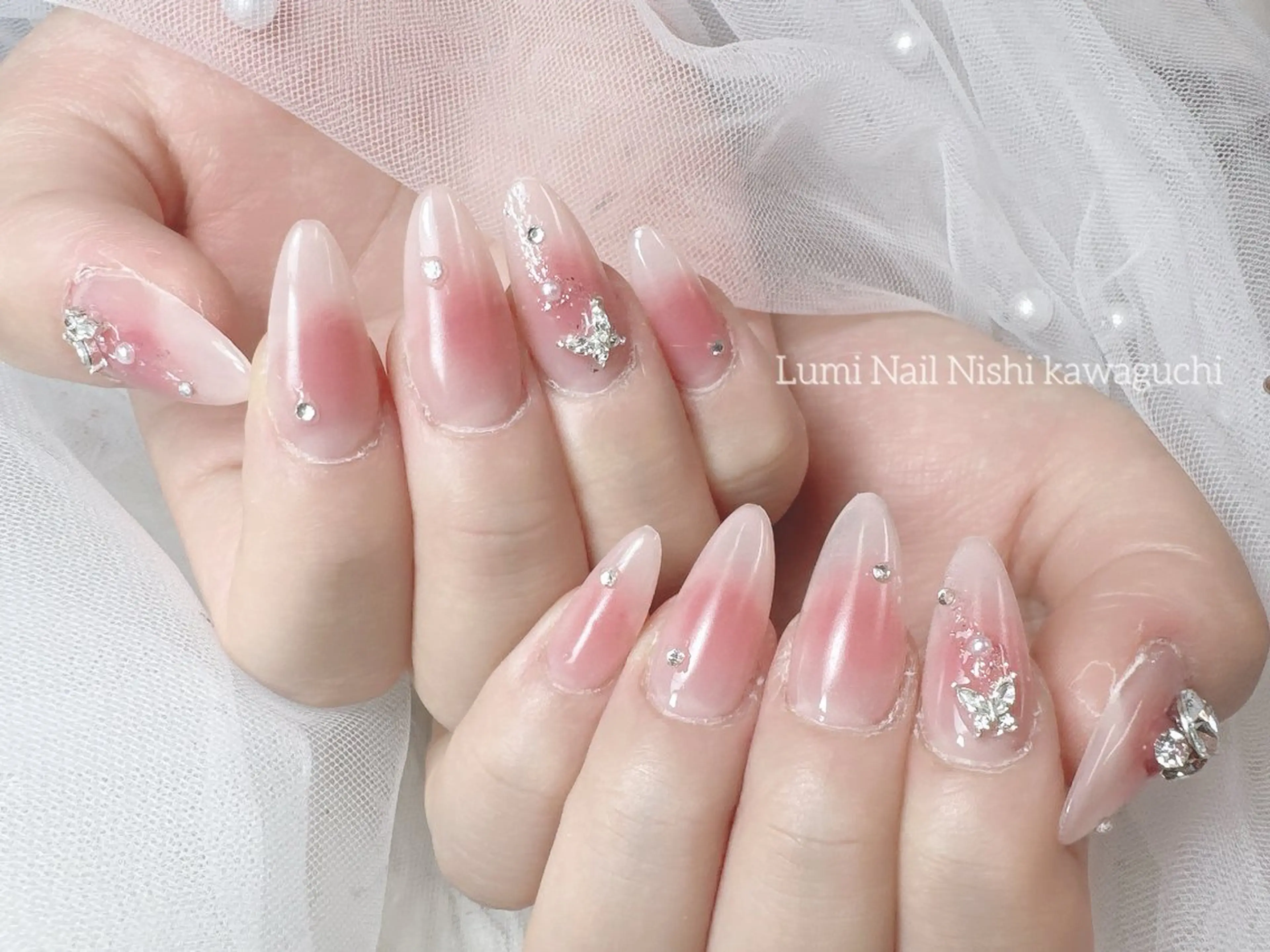 ネイル フットネイル ジェルネイル キラキラネイル オフィスネイル ピンク ハンドネイル Lumi Nail Salonのネイルデザイン