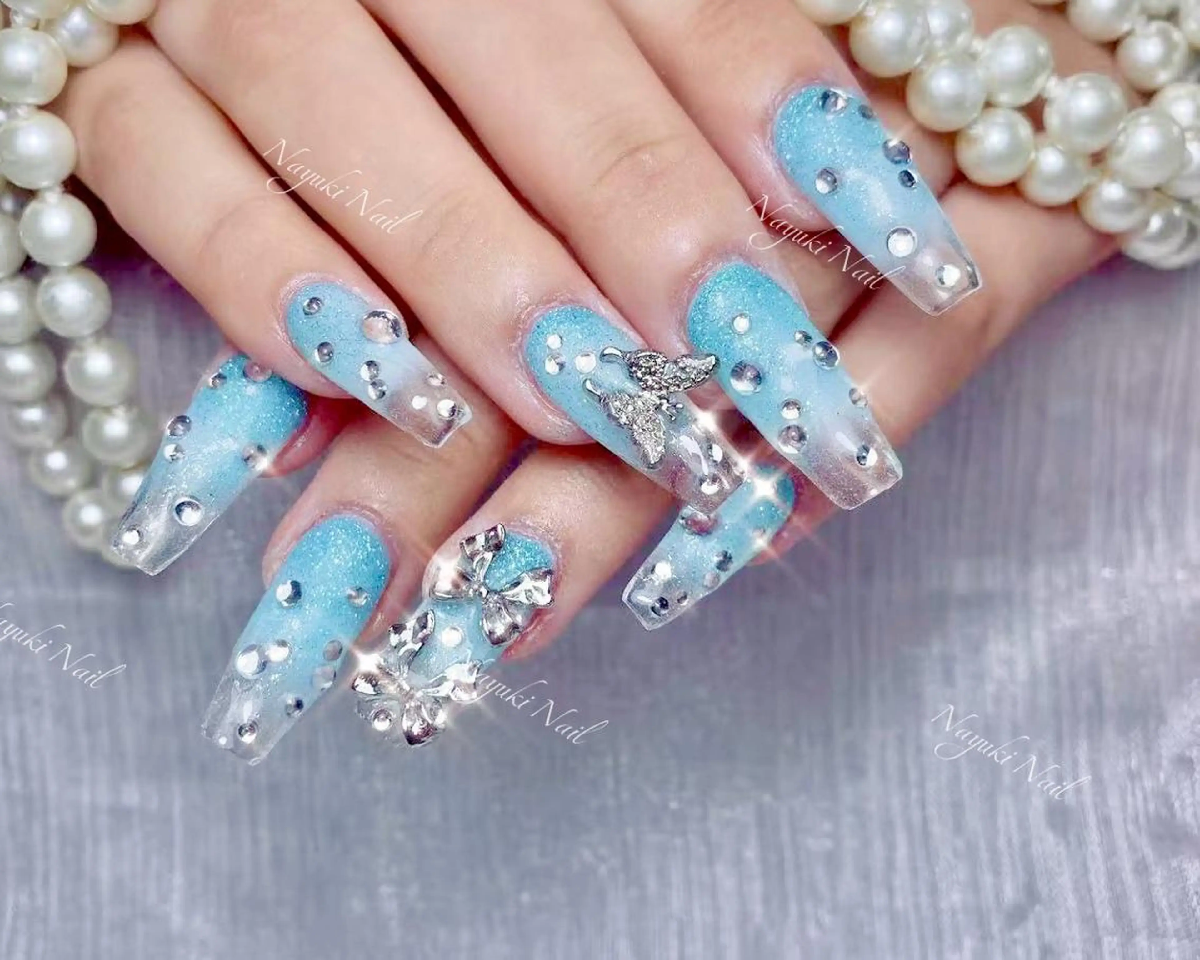 ネイル 🦋 Queenieのネイルデザイン