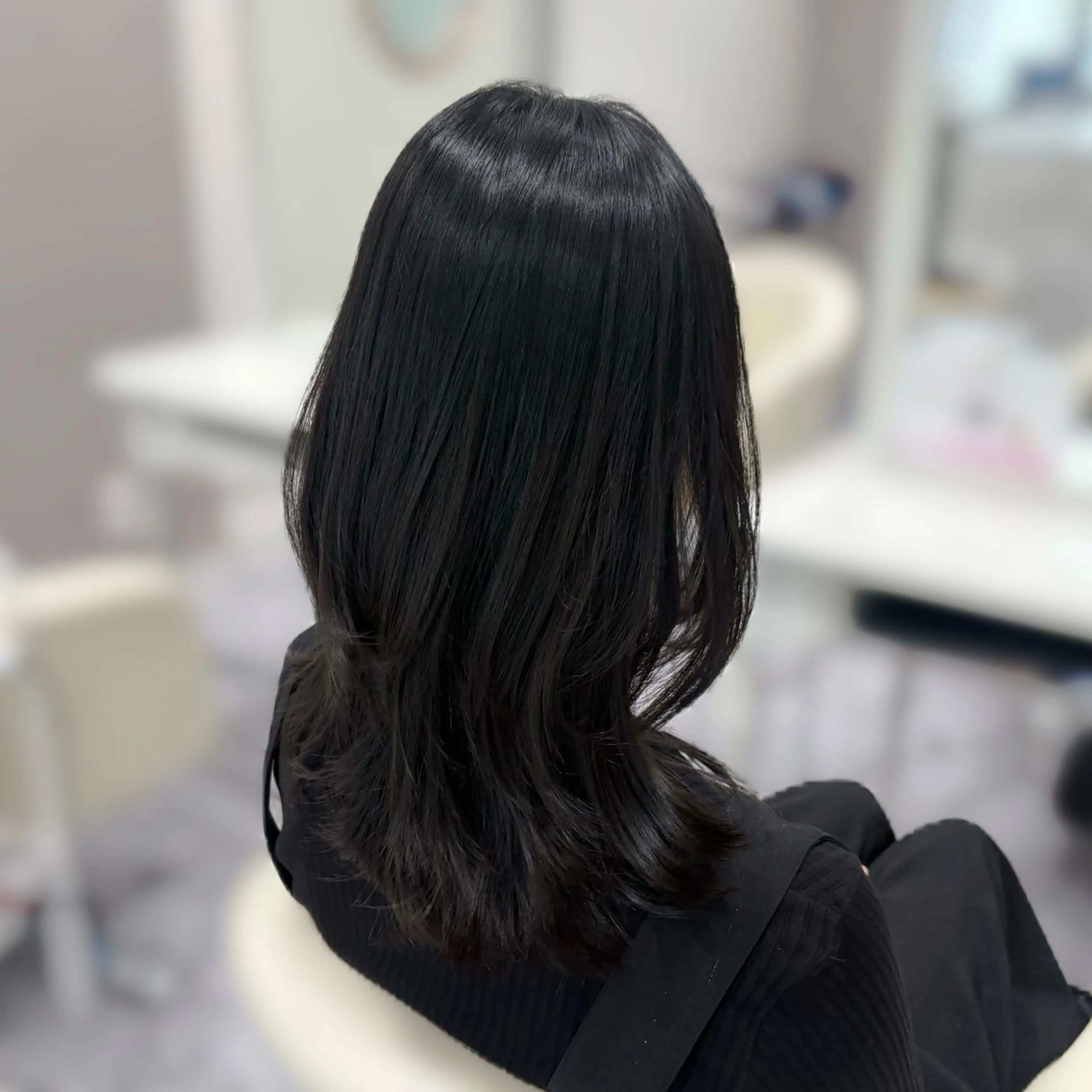 ミディアム ミディアムレイヤー くびれヘア レイヤーカット カット navi/レイヤー ハッシュカット/愛華のヘアスタイル