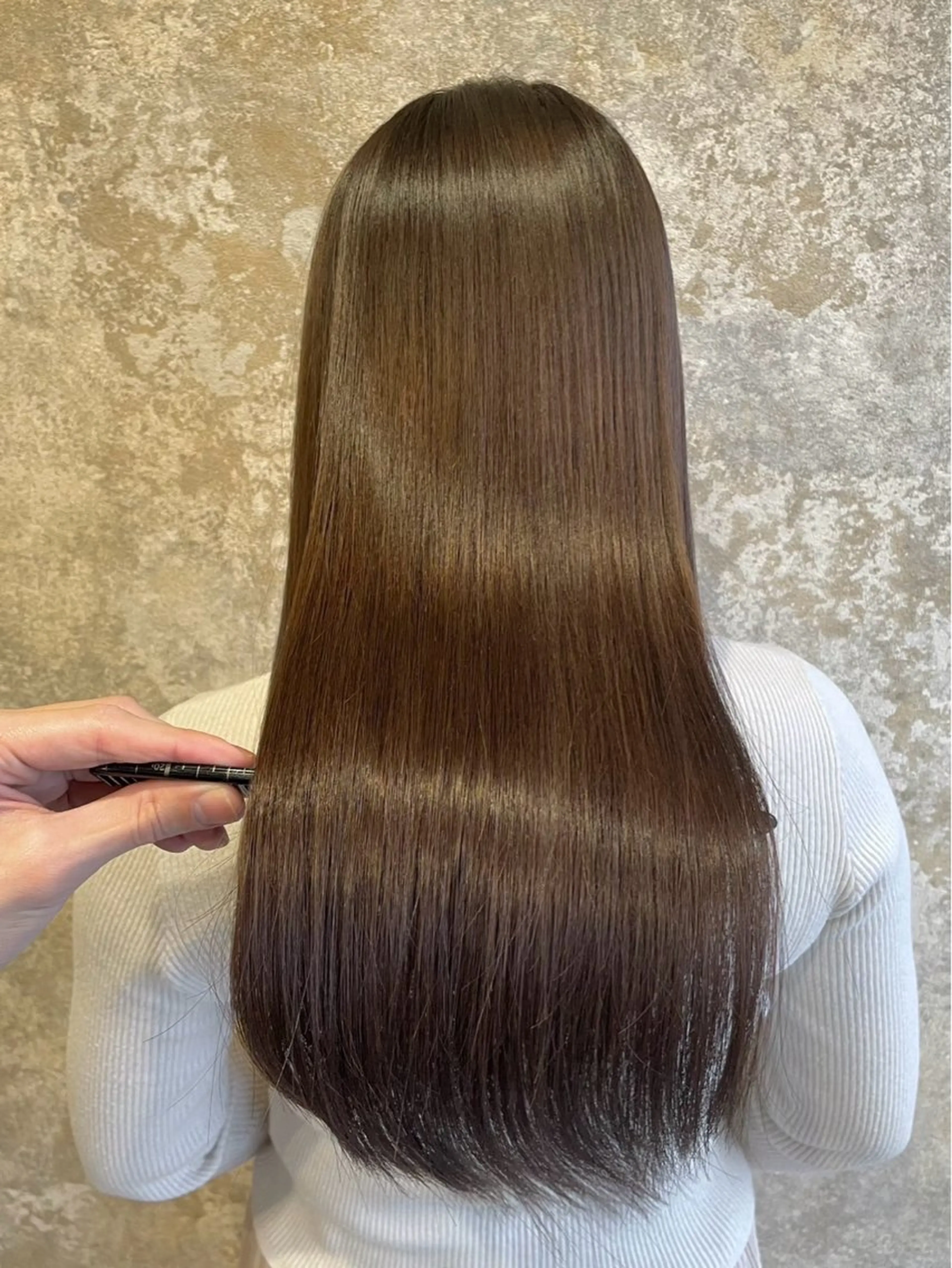 ロング カット 縮毛矯正 西岡 莉緒のヘアスタイル