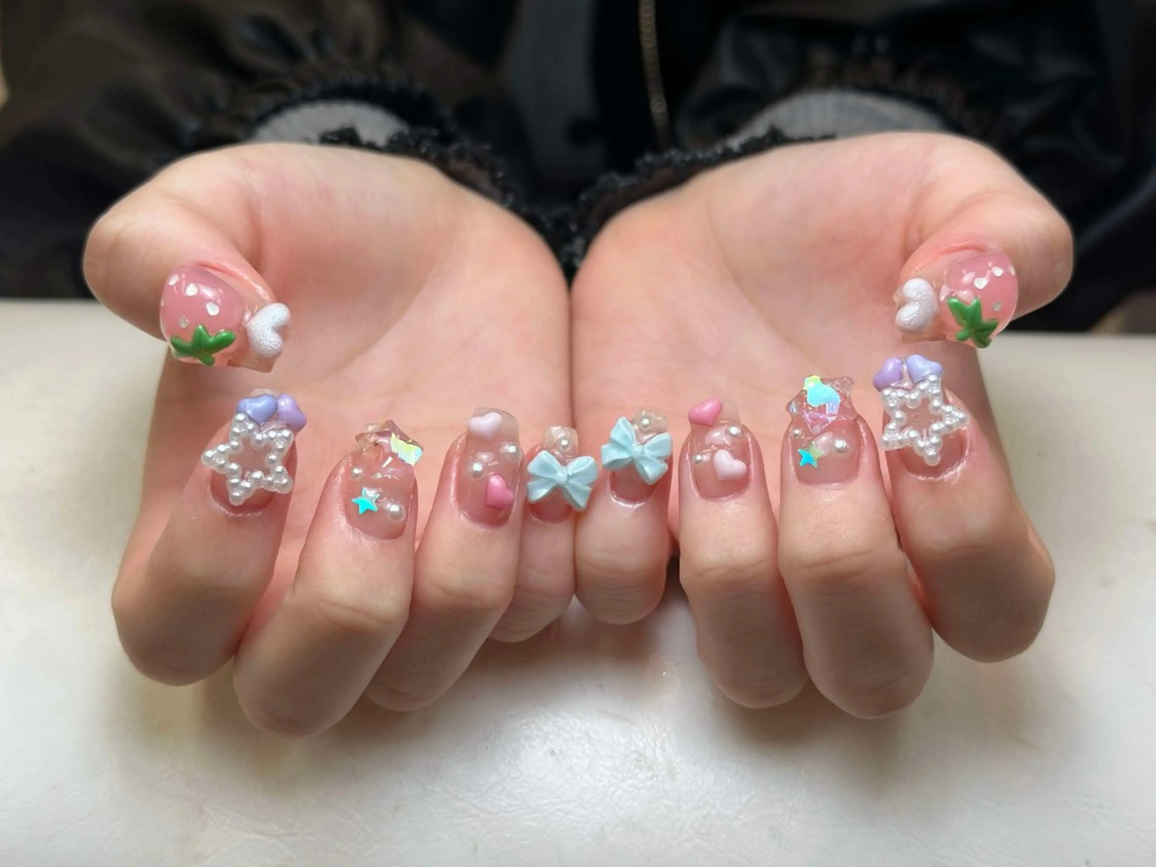 ネイル アートネイル グラデーション キラキラネイル ニュアンスネイル オフィスネイル Jenn Nail Salonのネイルデザイン