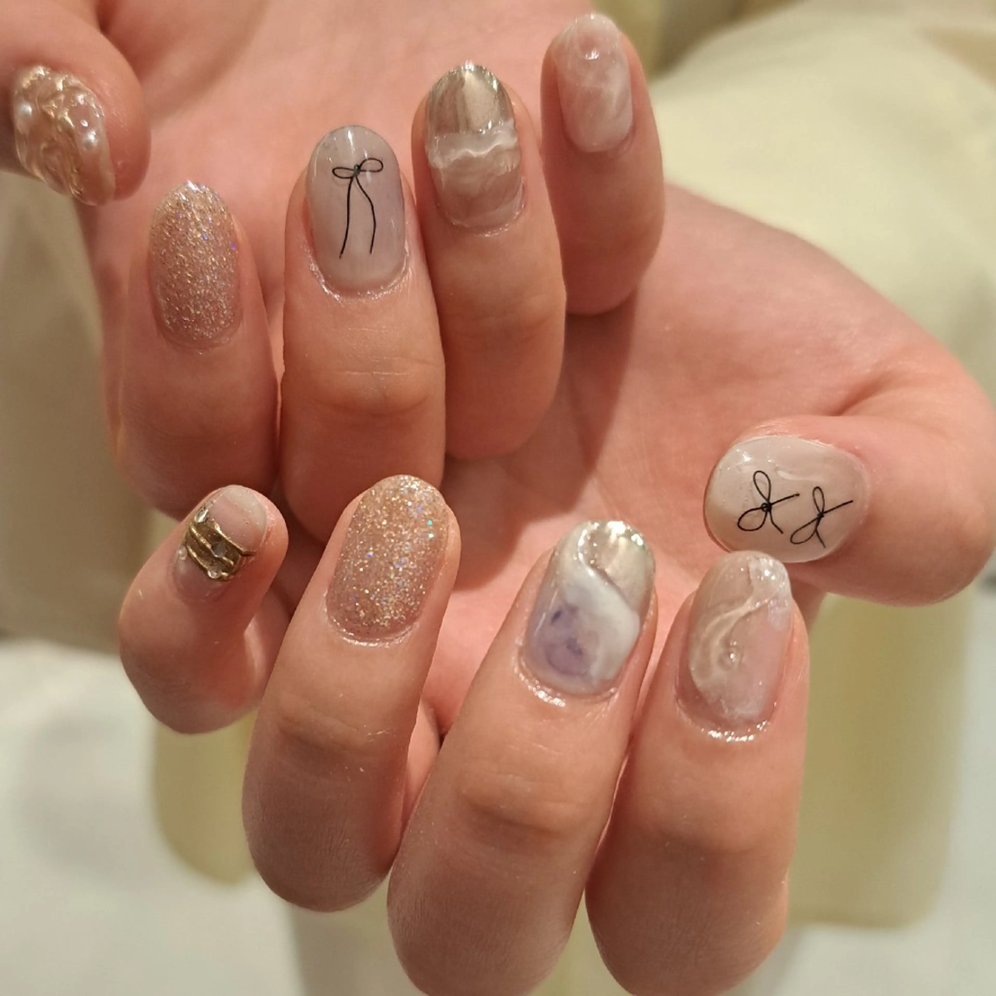 ネイル アートネイル ジェルネイル ミラーネイル 持ち込み ニュアンスネイル Nail mood デザイン持ち込みokのネイルデザイン