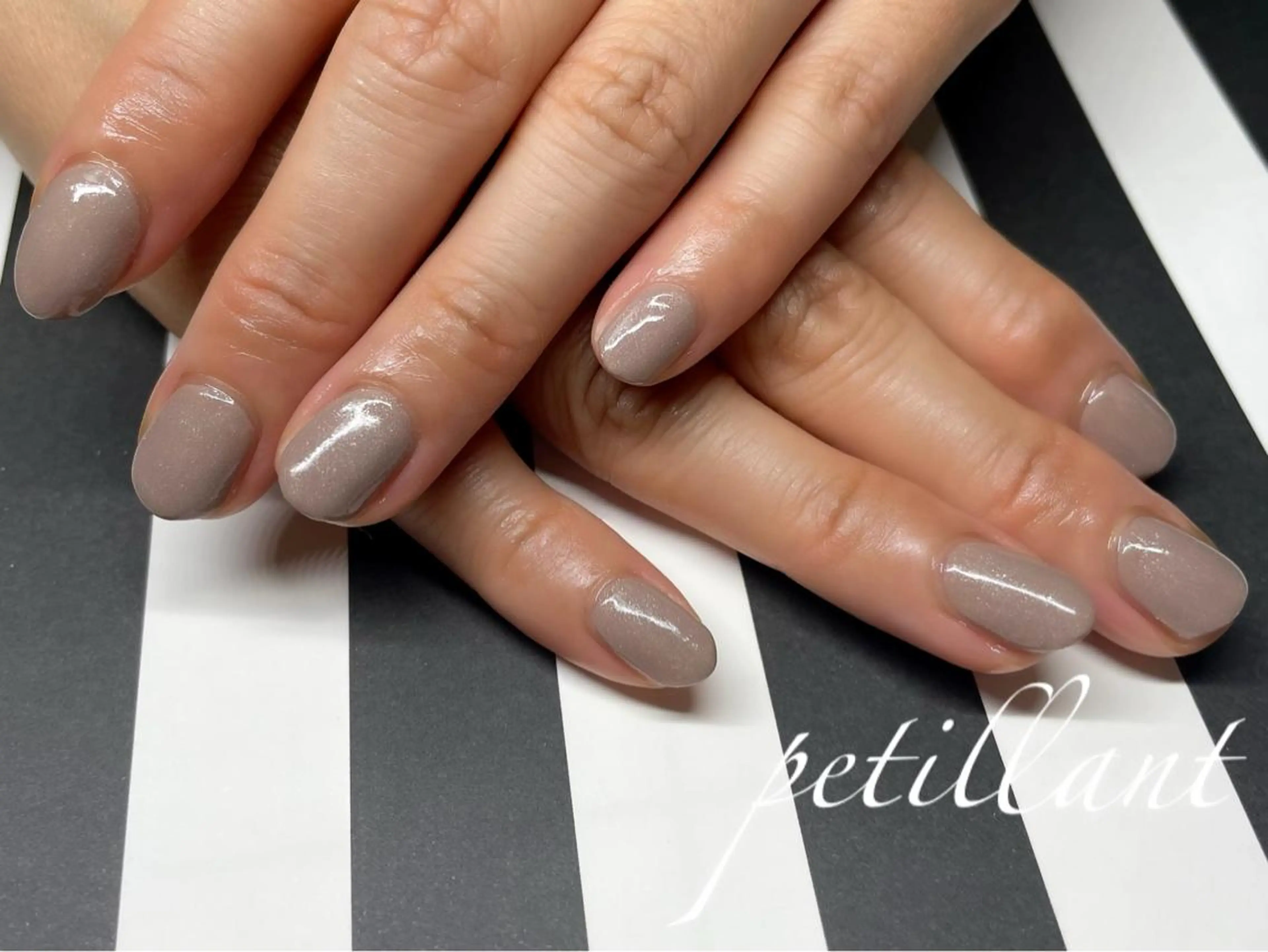 ネイル キラキラネイル ラメ(グリッター) ワンカラーネイル シンプルネイル petillant所属・nail salon petillantのネイルデザイン